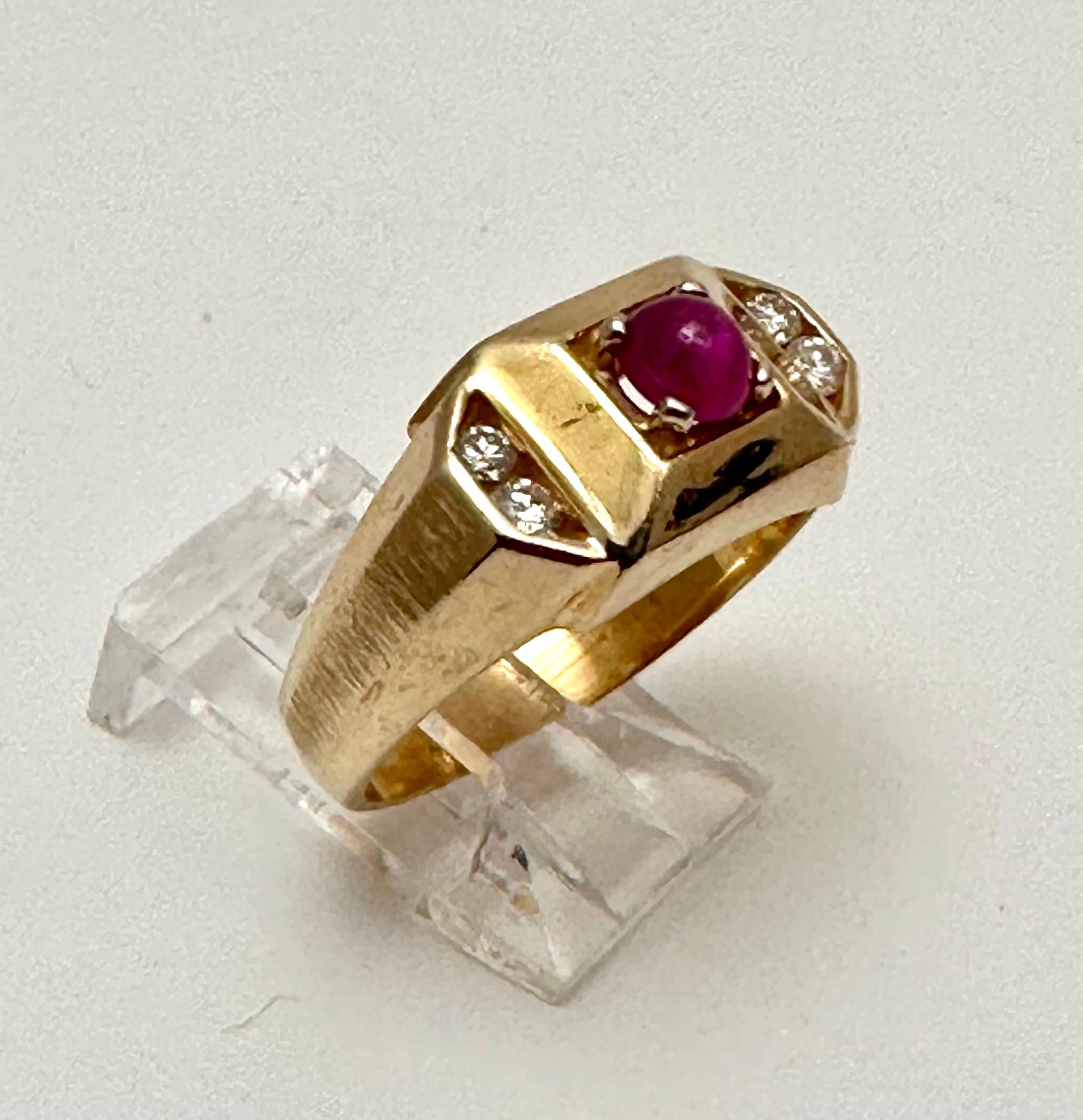 14k Yellow Gold 5mm Cabochon Ruby with 4 Round Diamonds Ring Size 9 1/2 In New Condition For Sale In Las Vegas, NV