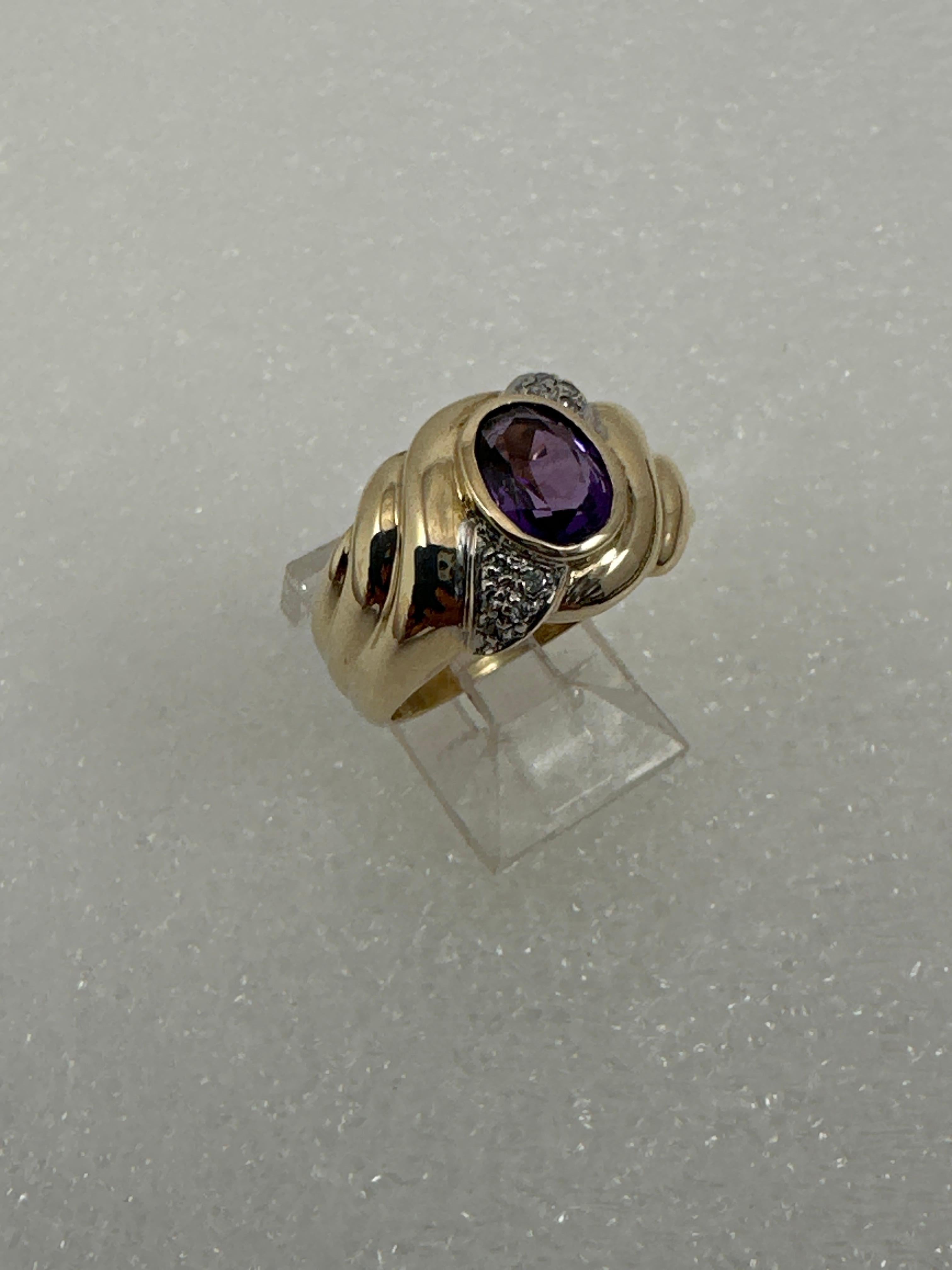 14k Yellow Gold ~ approx ~ 5mm x 7mm Oval Amethyst ~ 5 ~ Diamonds ~ Ring ~ Size 7