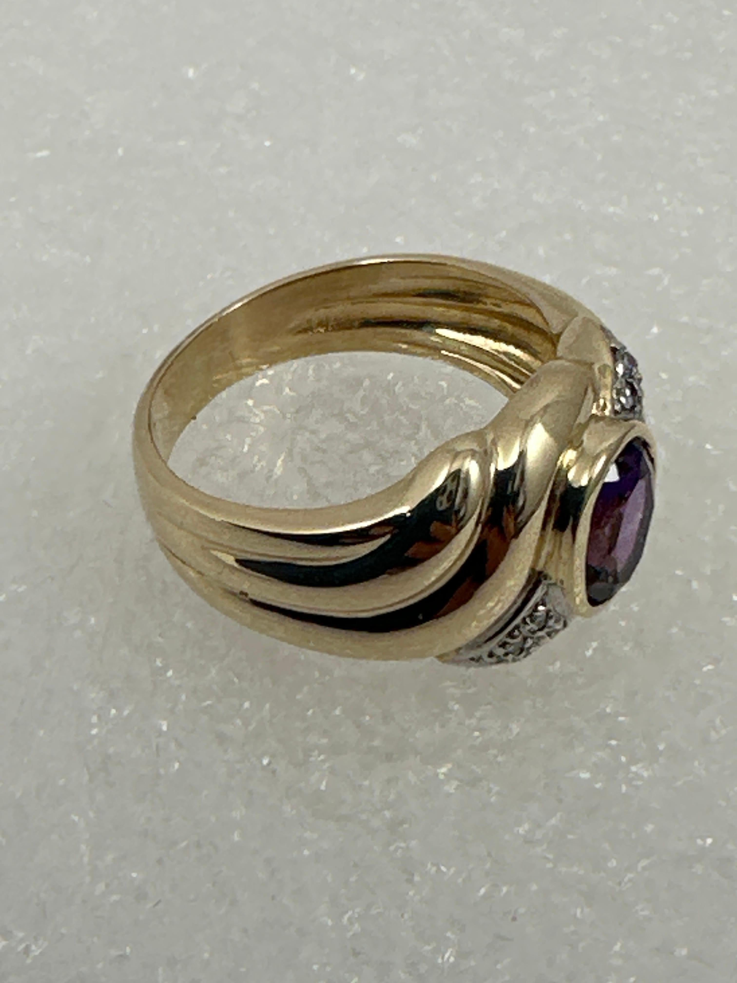 Oval Cut 14k Yellow Gold ~ 5mm x 7mm Oval Amethyst ~ 5 ~ Diamonds ~ Ring ~ Size 7 For Sale