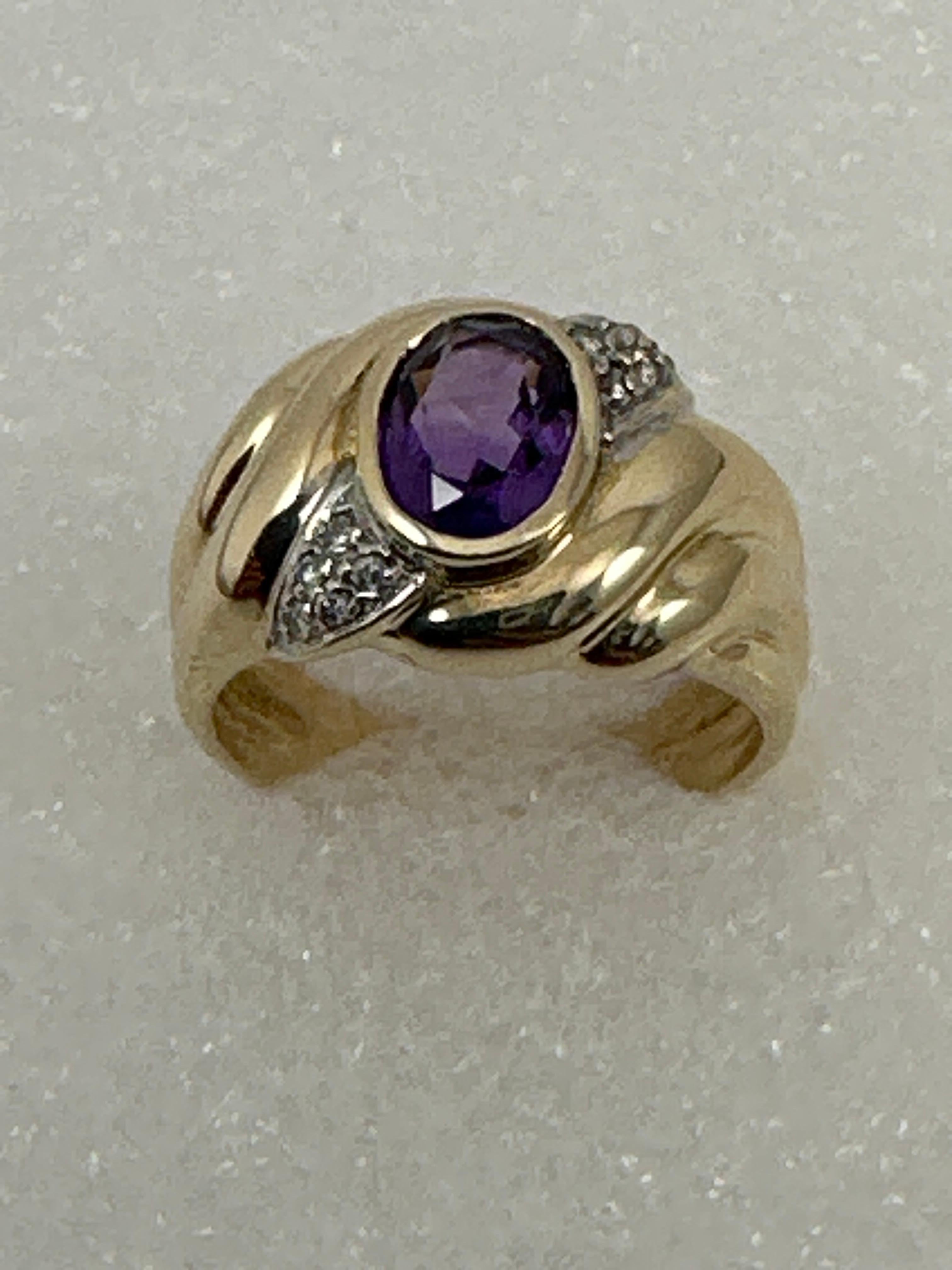 14k Yellow Gold ~ 5mm x 7mm Oval Amethyst ~ 5 ~ Diamonds ~ Ring ~ Size 7 In New Condition For Sale In Las Vegas, NV