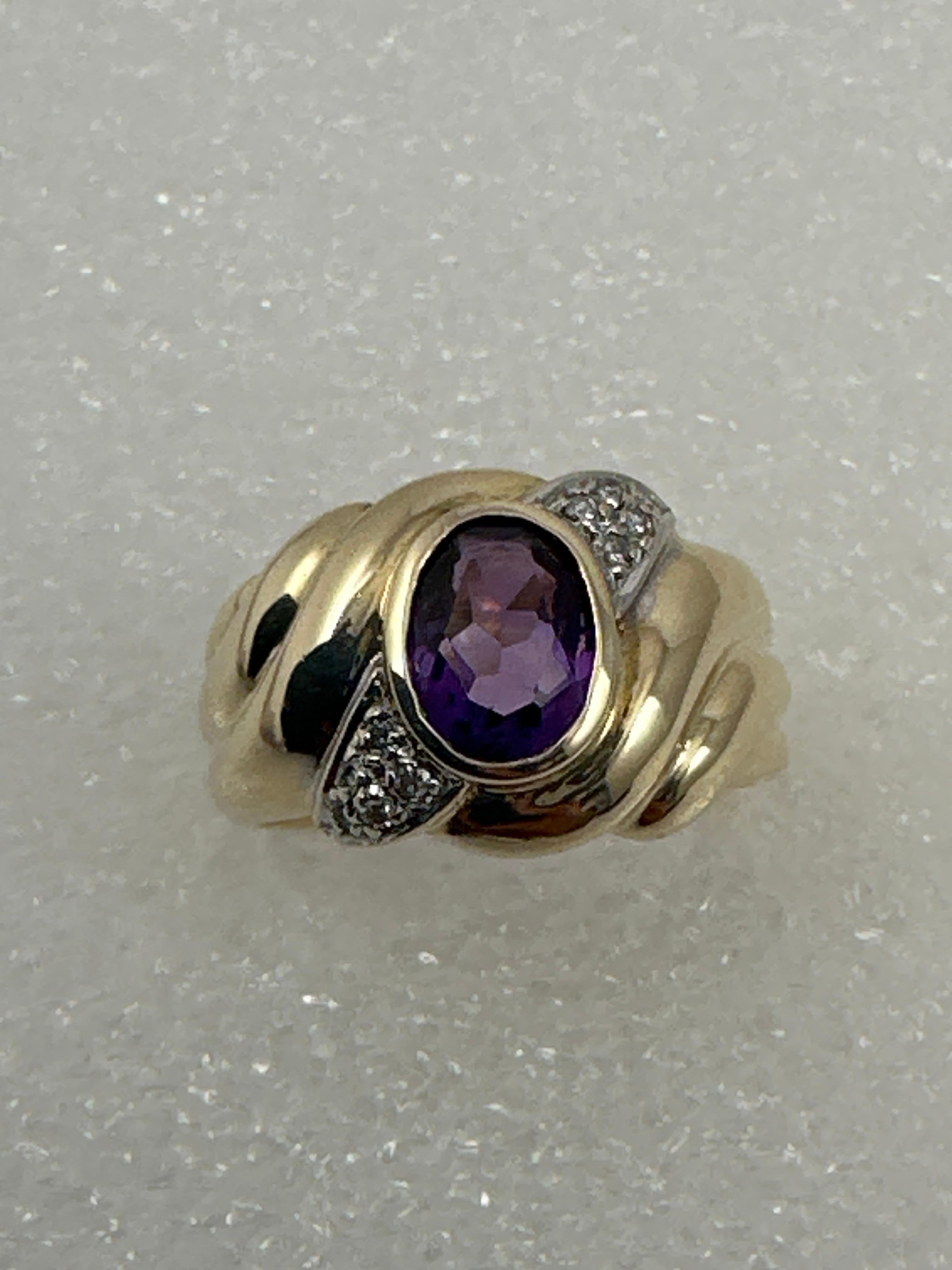 14k Yellow Gold ~ 5mm x 7mm Oval Amethyst ~ 5 ~ Diamonds ~ Ring ~ Size 7 For Sale 2