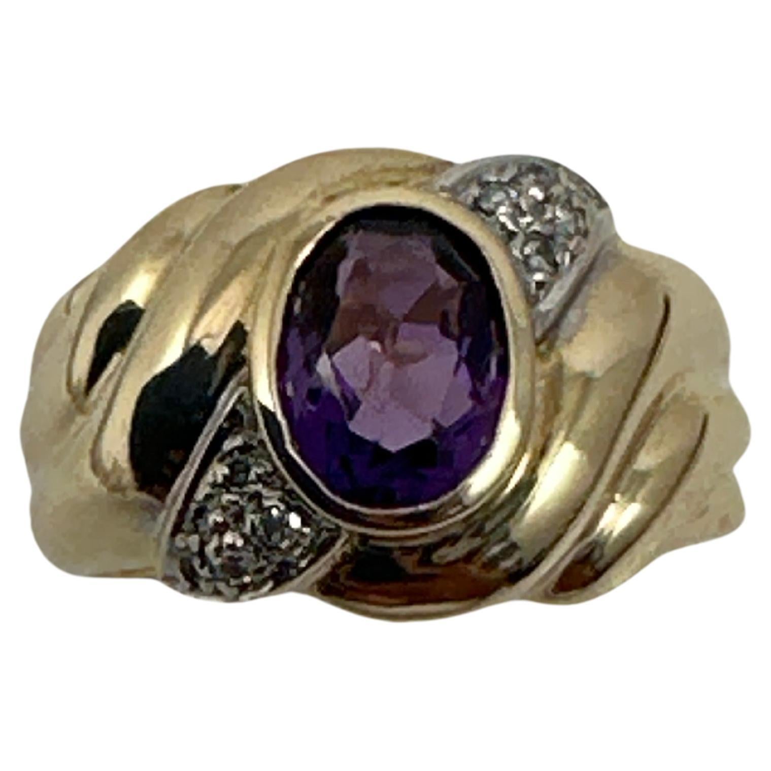 14k Yellow Gold ~ 5mm x 7mm Oval Amethyst ~ 5 ~ Diamonds ~ Ring ~ Size 7 For Sale