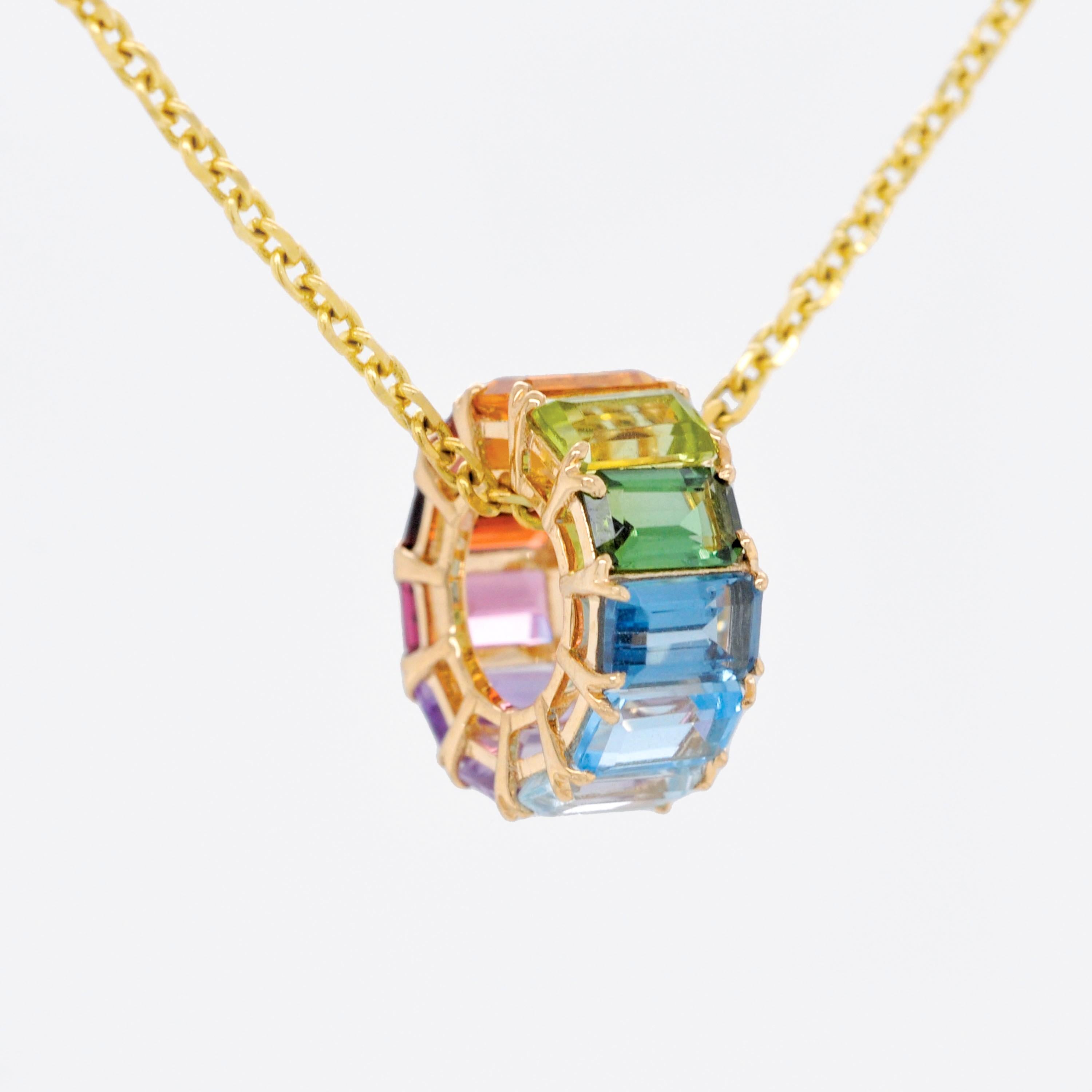 Taille octogone Pendentif rond octogonal en or jaune 14 carats 5 x 3 mm avec pierres précieuses arc-en-ciel en vente