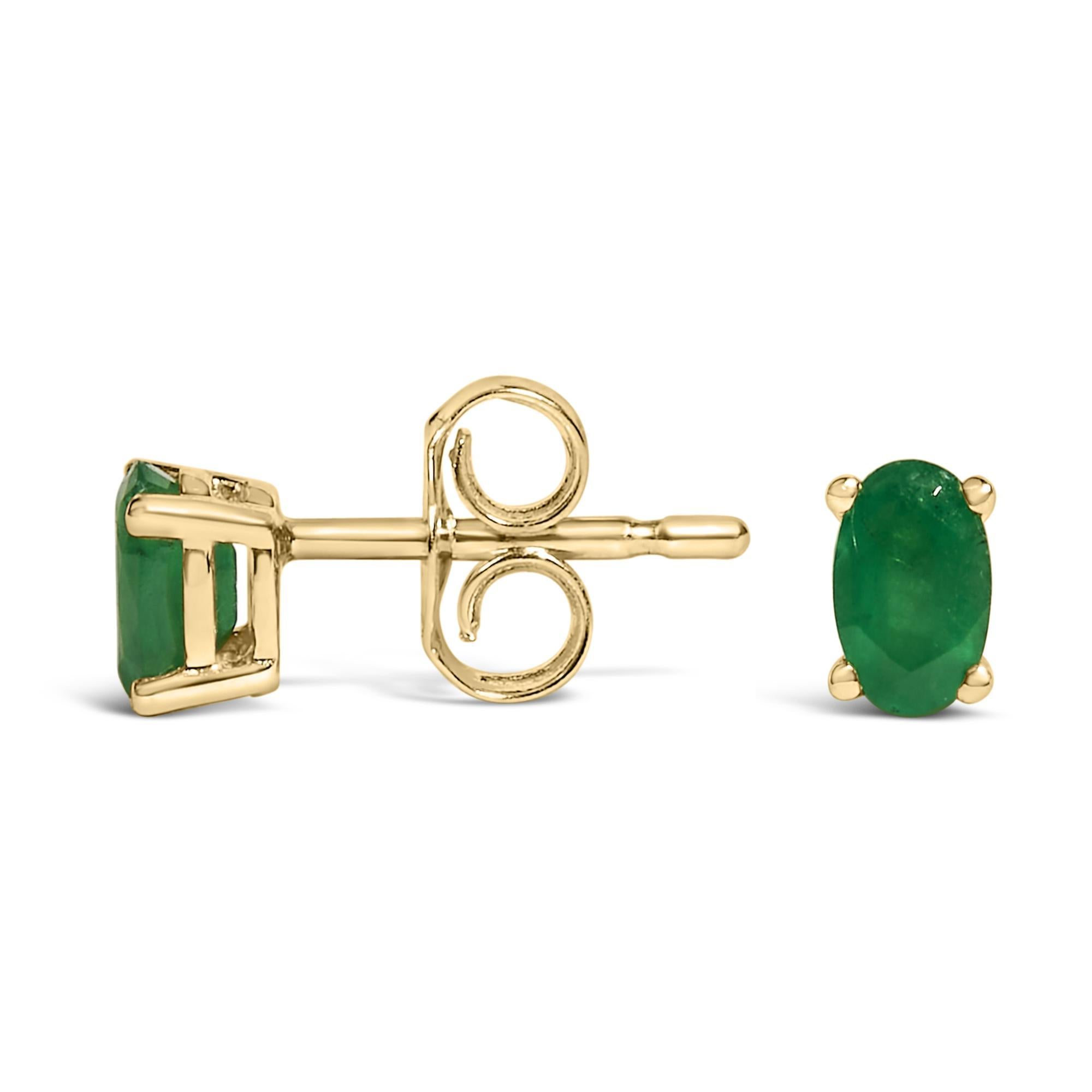 Pendientes de oro amarillo de 14 quilates con solitario de esmeralda verde ovalada de 5x3 MM Moderno en venta