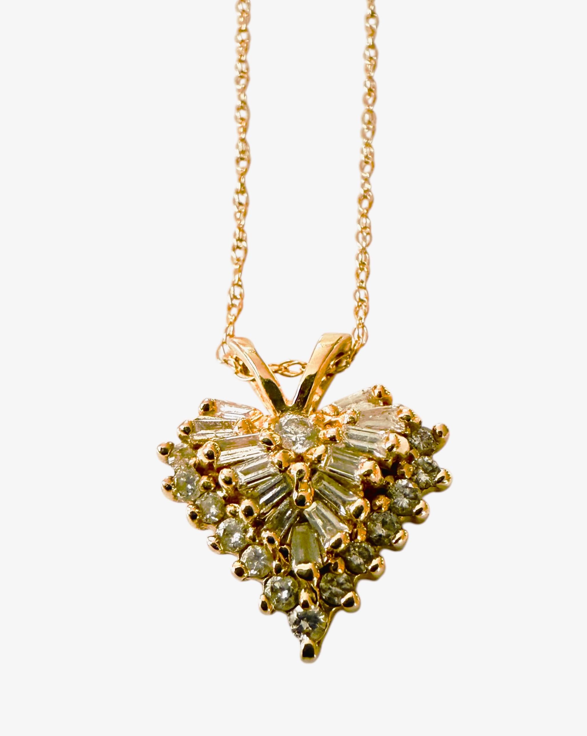 Collar Colgante Corazón Incrustado Oro Amarillo 14K .60 Quilates Diamantes en venta 5