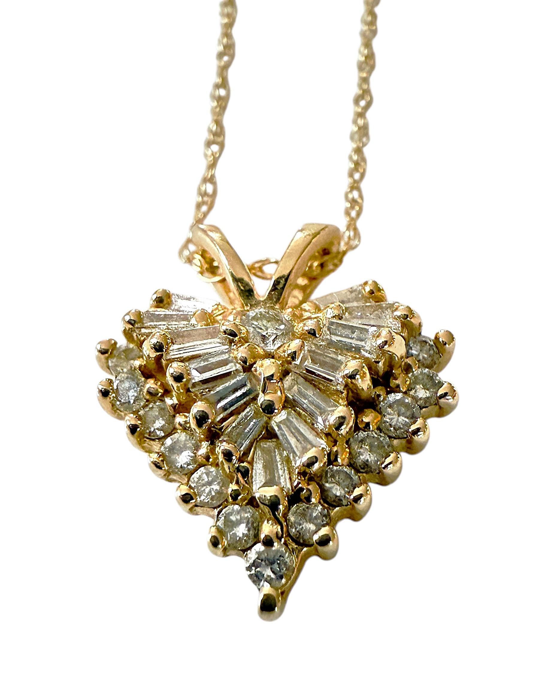 Collar Colgante Corazón Incrustado Oro Amarillo 14K .60 Quilates Diamantes en venta 8