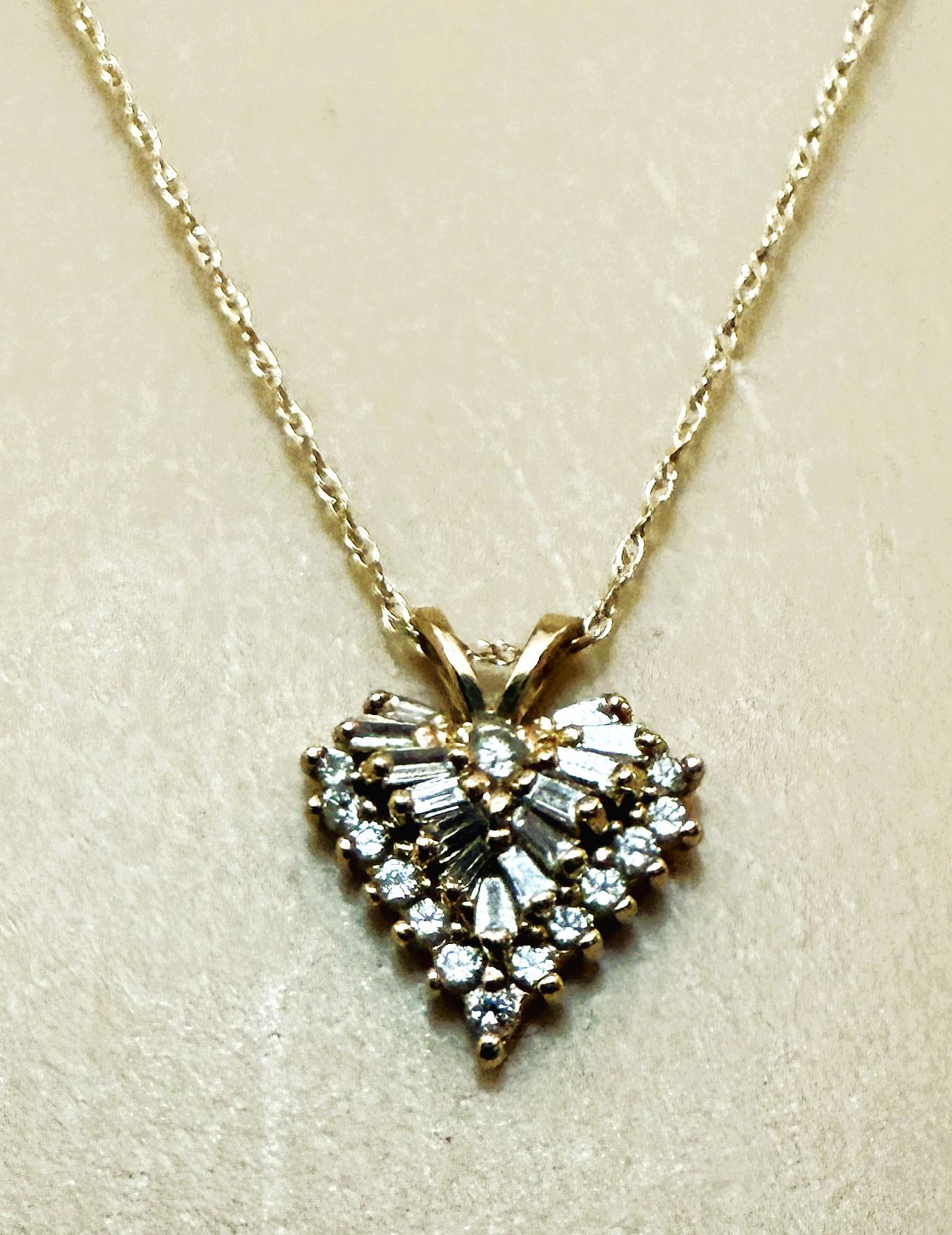Collar Colgante Corazón Incrustado Oro Amarillo 14K .60 Quilates Diamantes Corte brillante en venta