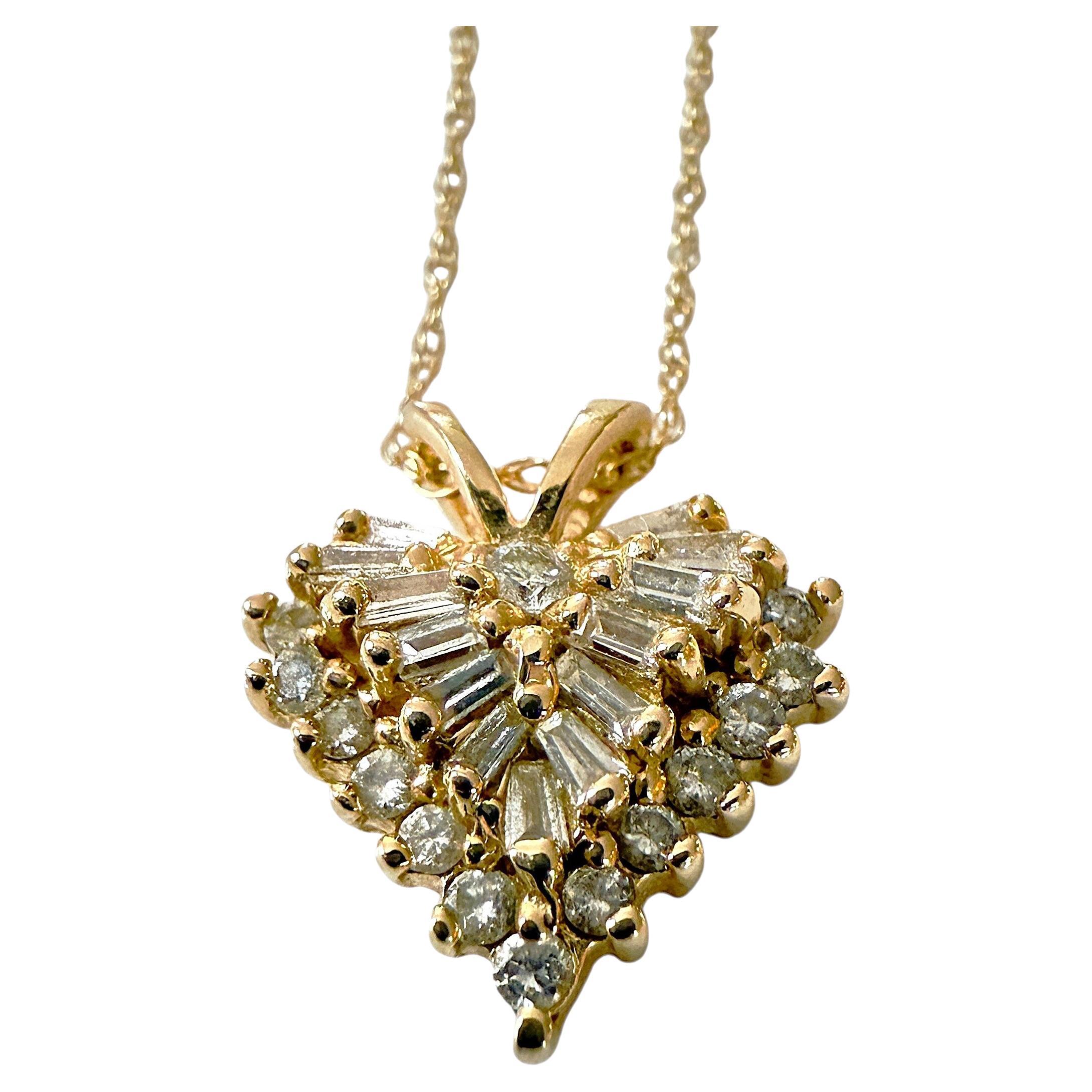 Collar Colgante Corazón Incrustado Oro Amarillo 14K .60 Quilates Diamantes en venta