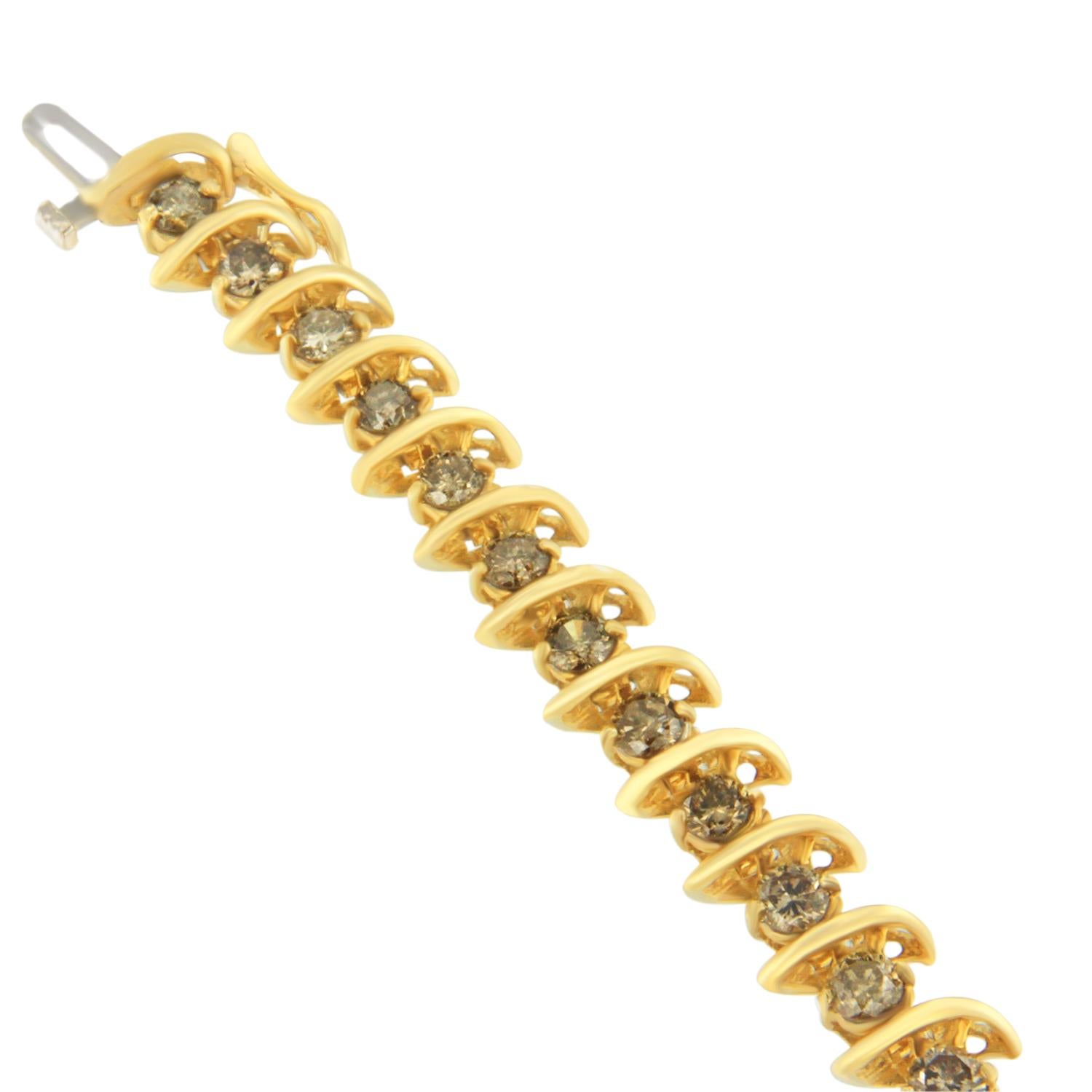 Contemporary 14K Yellow Gold 6.0 Carat Round Cut Diamond 'S' Bracelet For Sale