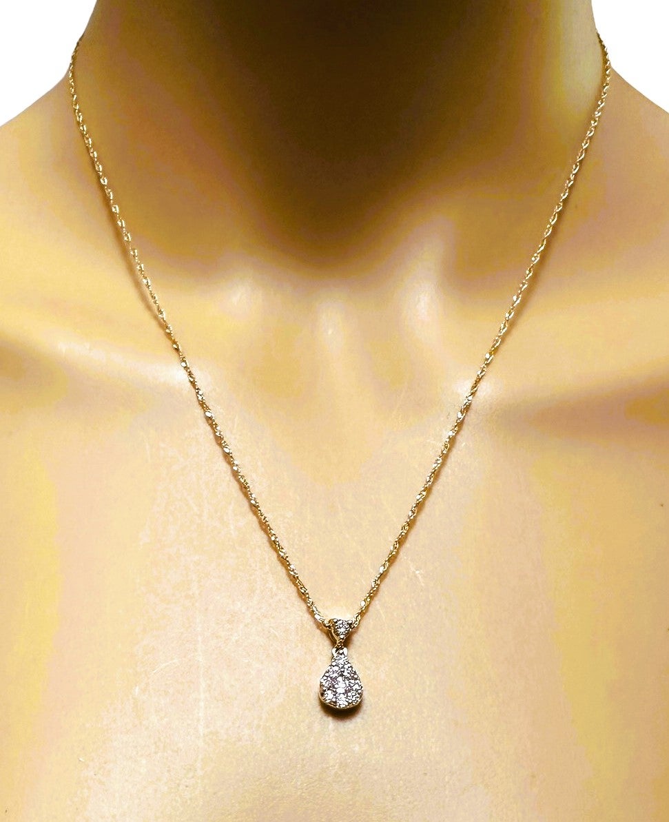 14k Yellow Gold .60 ct Diamond Cluster Pendant and 14k Gold Chain 18" - Stamped For Sale