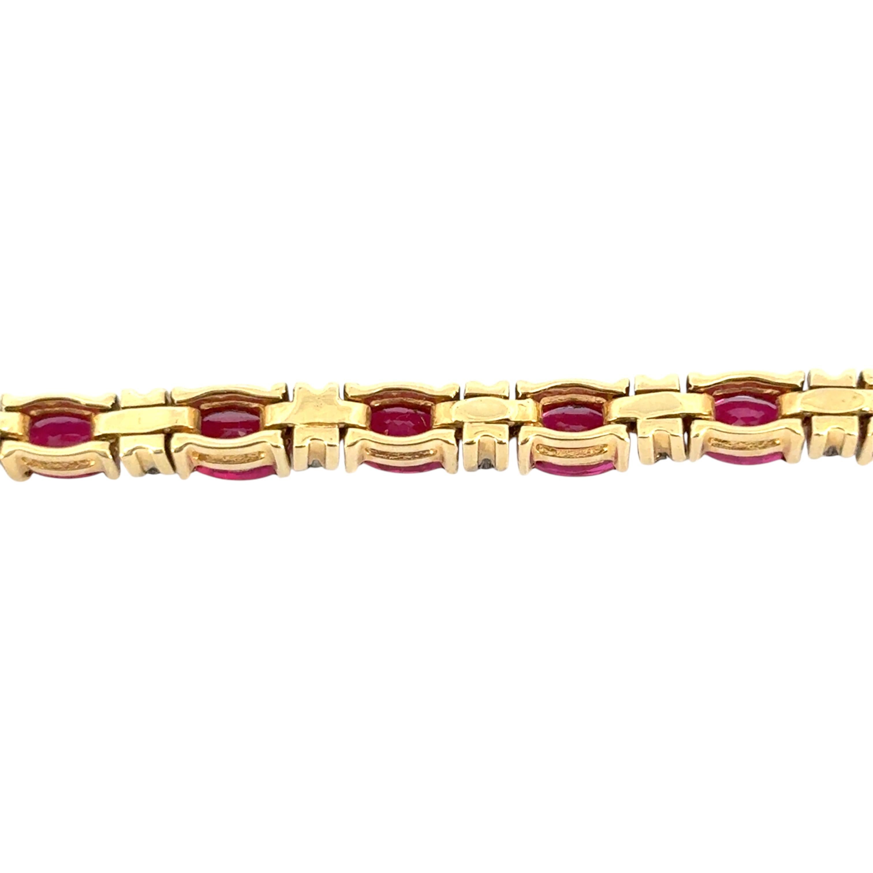 14k Gelbgold Armband mit 6,72 Karat Rubin und 0,32 Karat Diamanten im Angebot 6