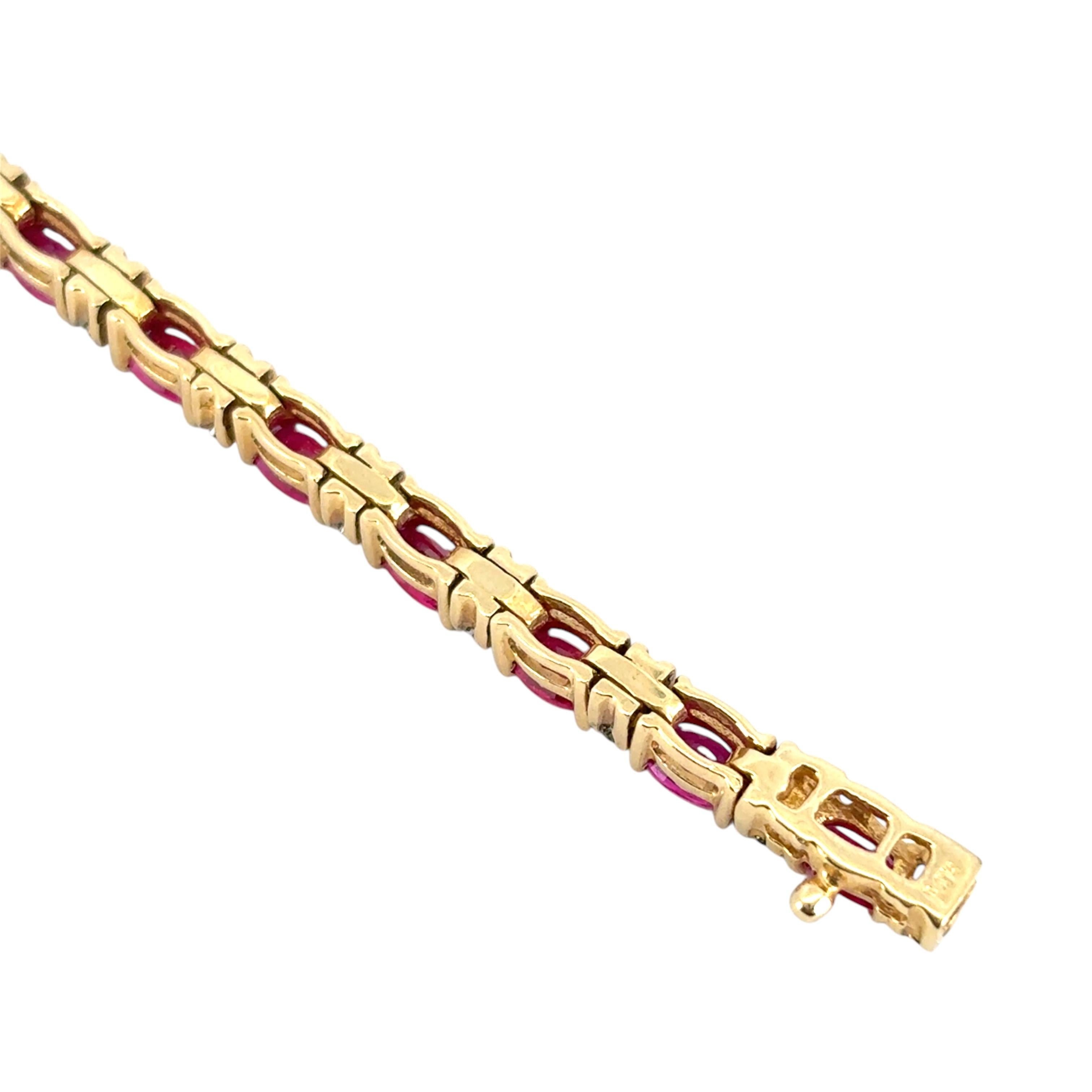 14k Gelbgold Armband mit 6,72 Karat Rubin und 0,32 Karat Diamanten im Angebot 3