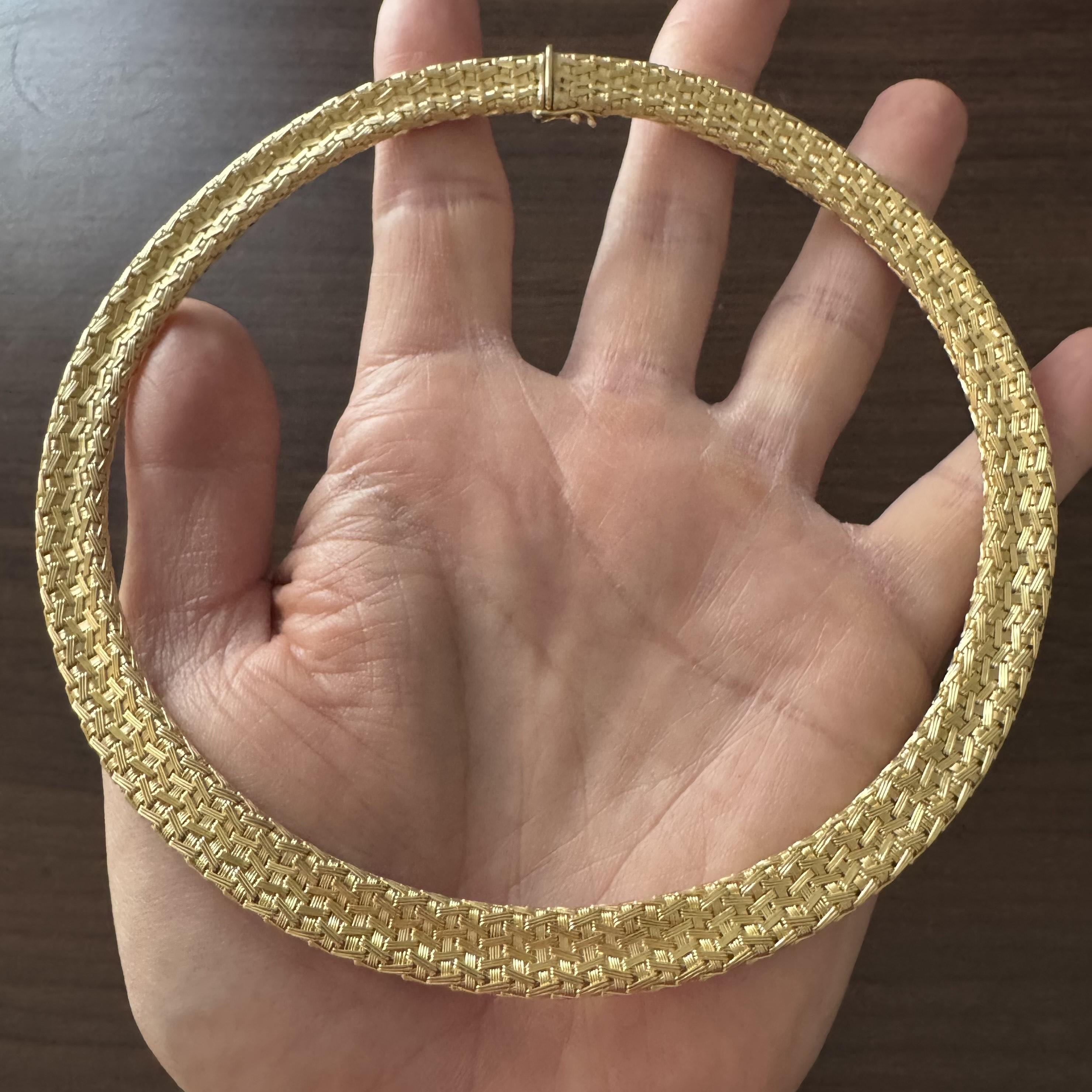 Condit:  Eccellenti condizioni, pulite e lucidate professionalmente
Metallo: Oro 14k (marcato e testato professionalmente)
Peso: 67,2 g
Lunghezza: 17 pollici
Larghezza: 10 mm
Chiusura: inserto a linguetta della scatola con chiusura di