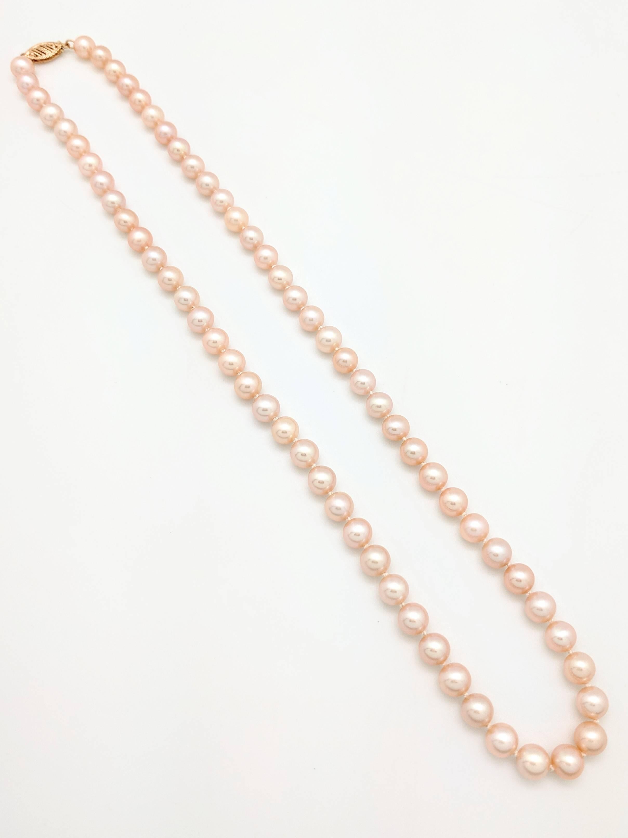 Round Cut 14 Karat Yellow Gold Cultured Freshwater Pink Pearl Necklace
