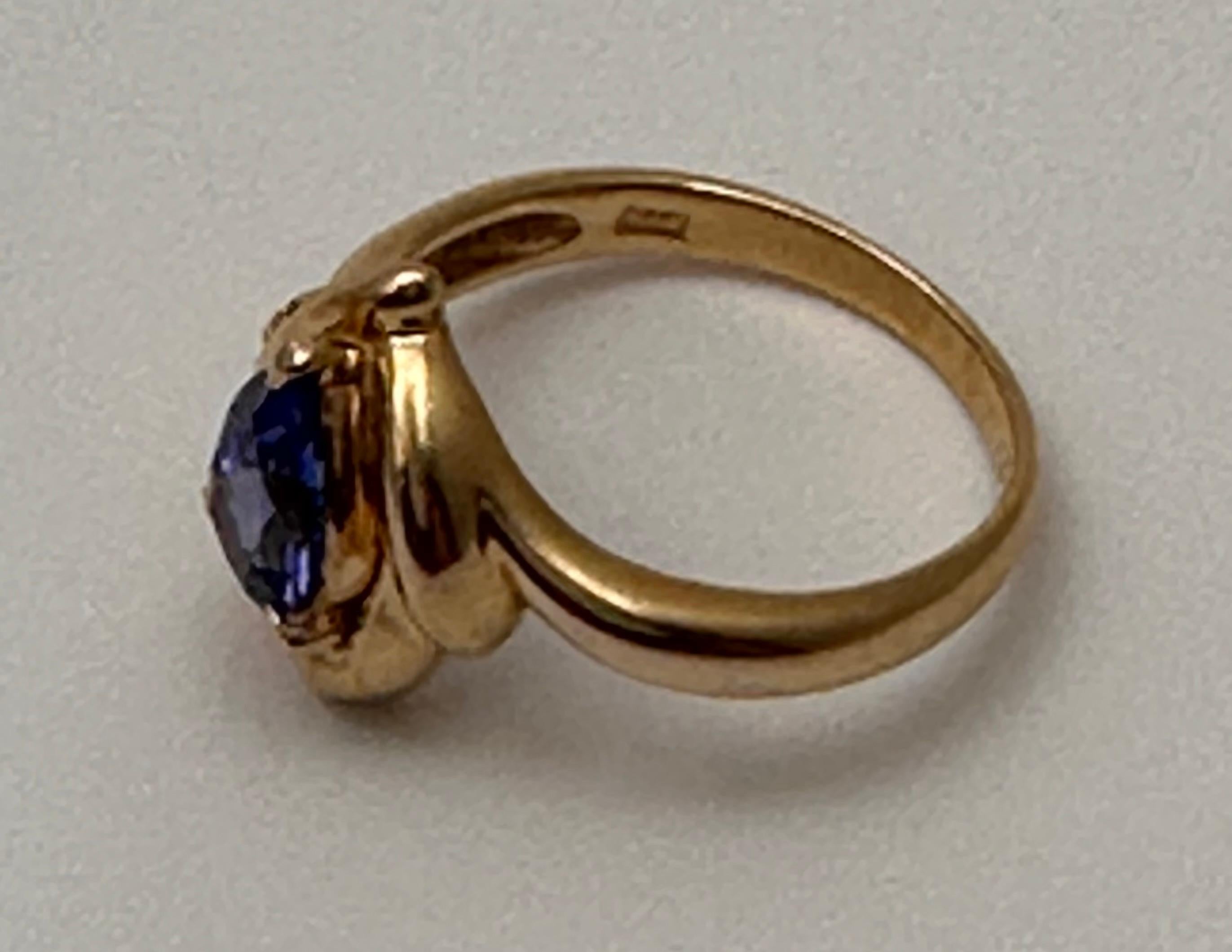 Women's 14k Yellow Gold 6mm x 8mm Pear Tanzanite ~ 2 ~ Side Diamonds ~ Ring Size 6 1/2 For Sale