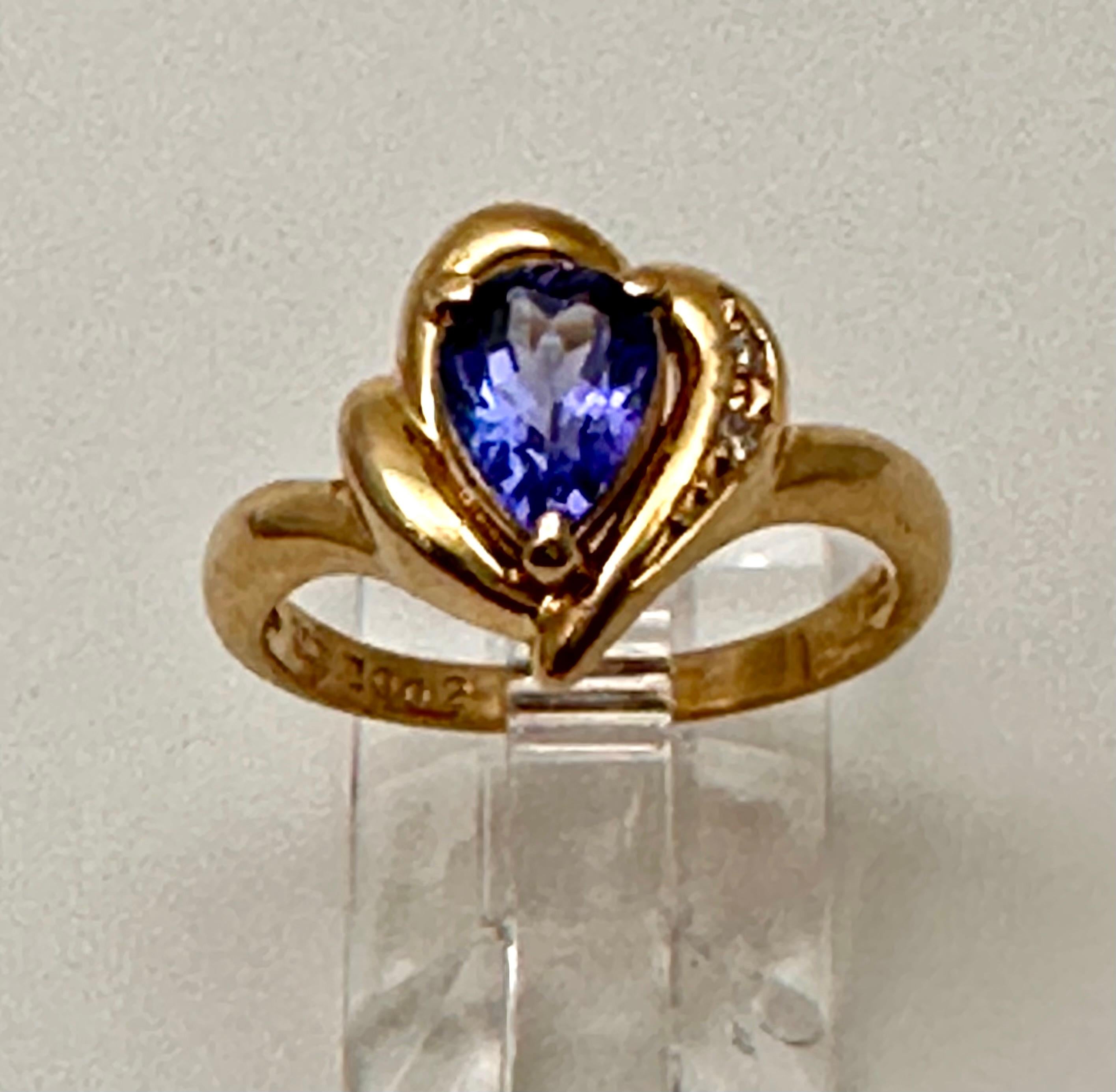 14k Yellow Gold 6mm x 8mm Pear Tanzanite ~ 2 ~ Side Diamonds ~ Ring Size 6 1/2 For Sale 2