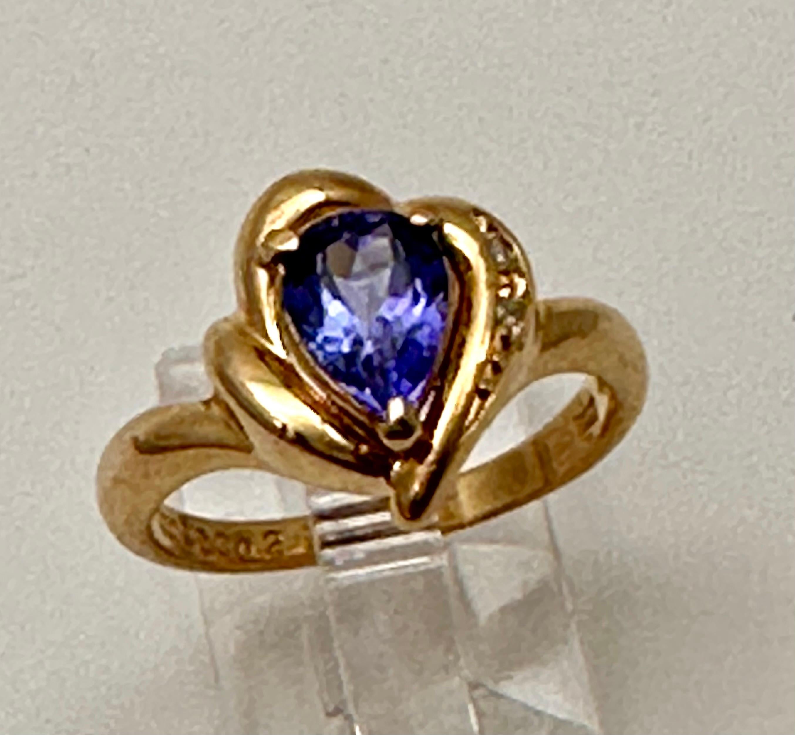 14k Yellow Gold 6mm x 8mm Pear Tanzanite ~ 2 ~ Side Diamonds ~ Ring Size 6 1/2 For Sale 3