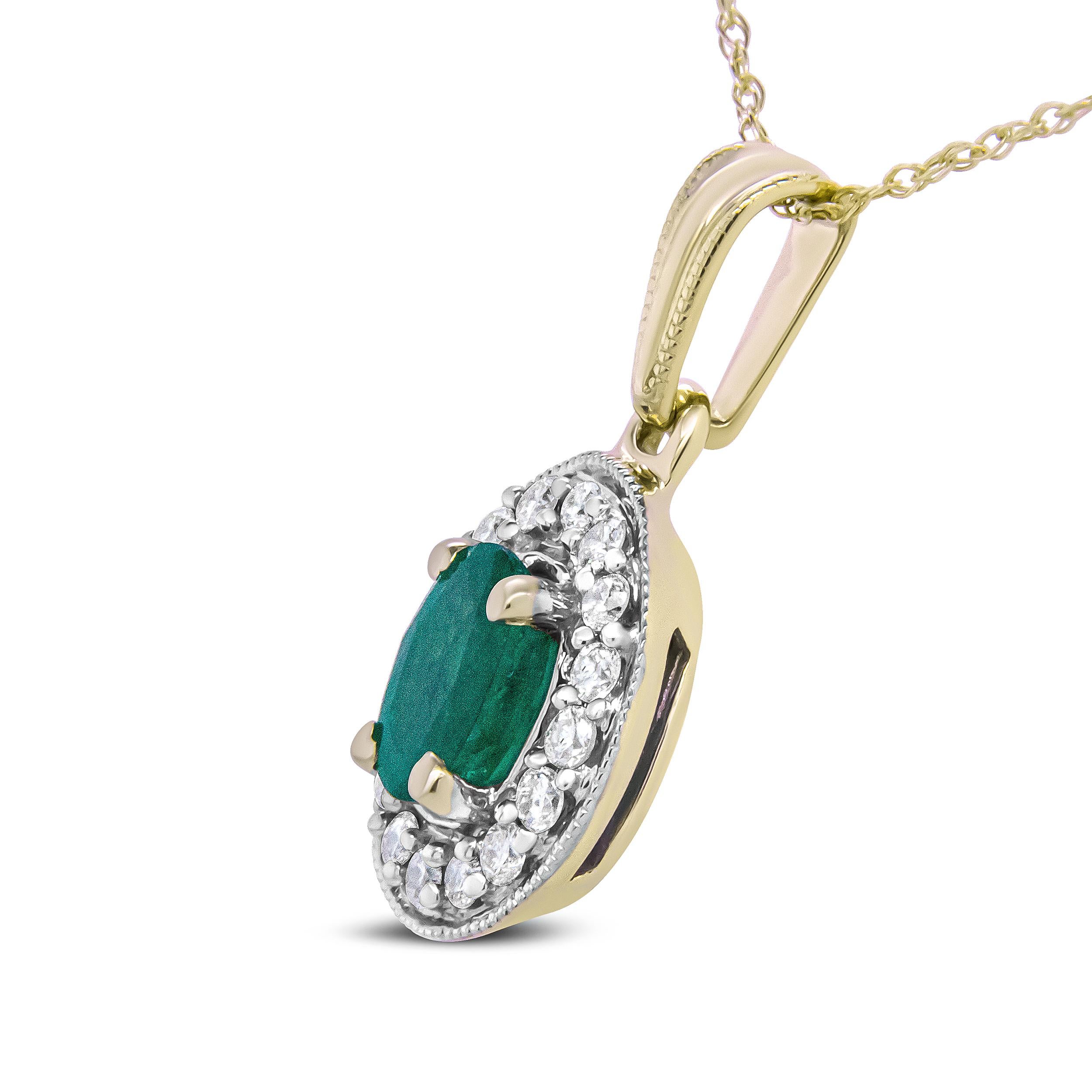 Contemporary 14K Yellow Gold Emerald and 1/5 Carat Round Diamond Halo Pendant Necklace For Sale