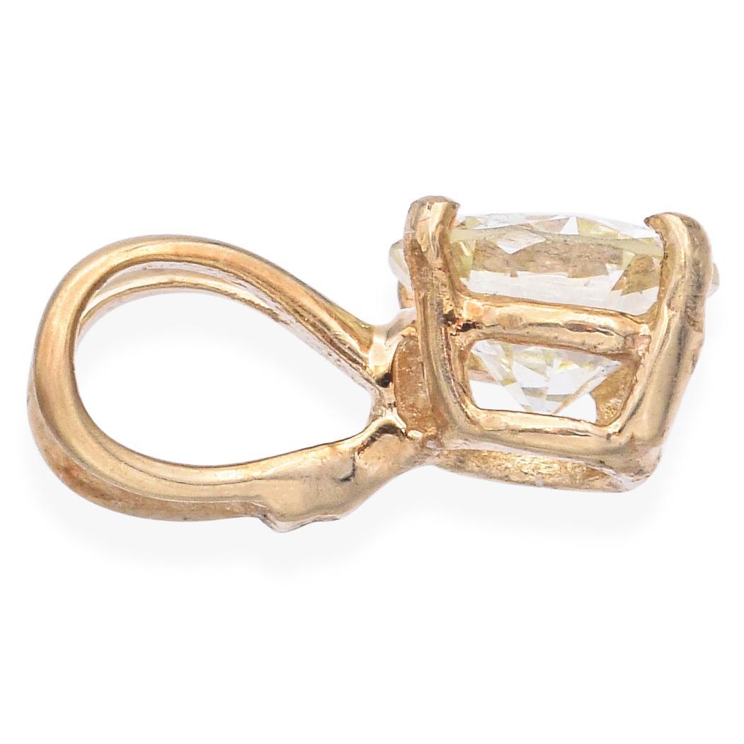 Colgante Solitario de Diamante de Oro Amarillo de 14k .70ct en Bueno estado para la venta en New York, NY