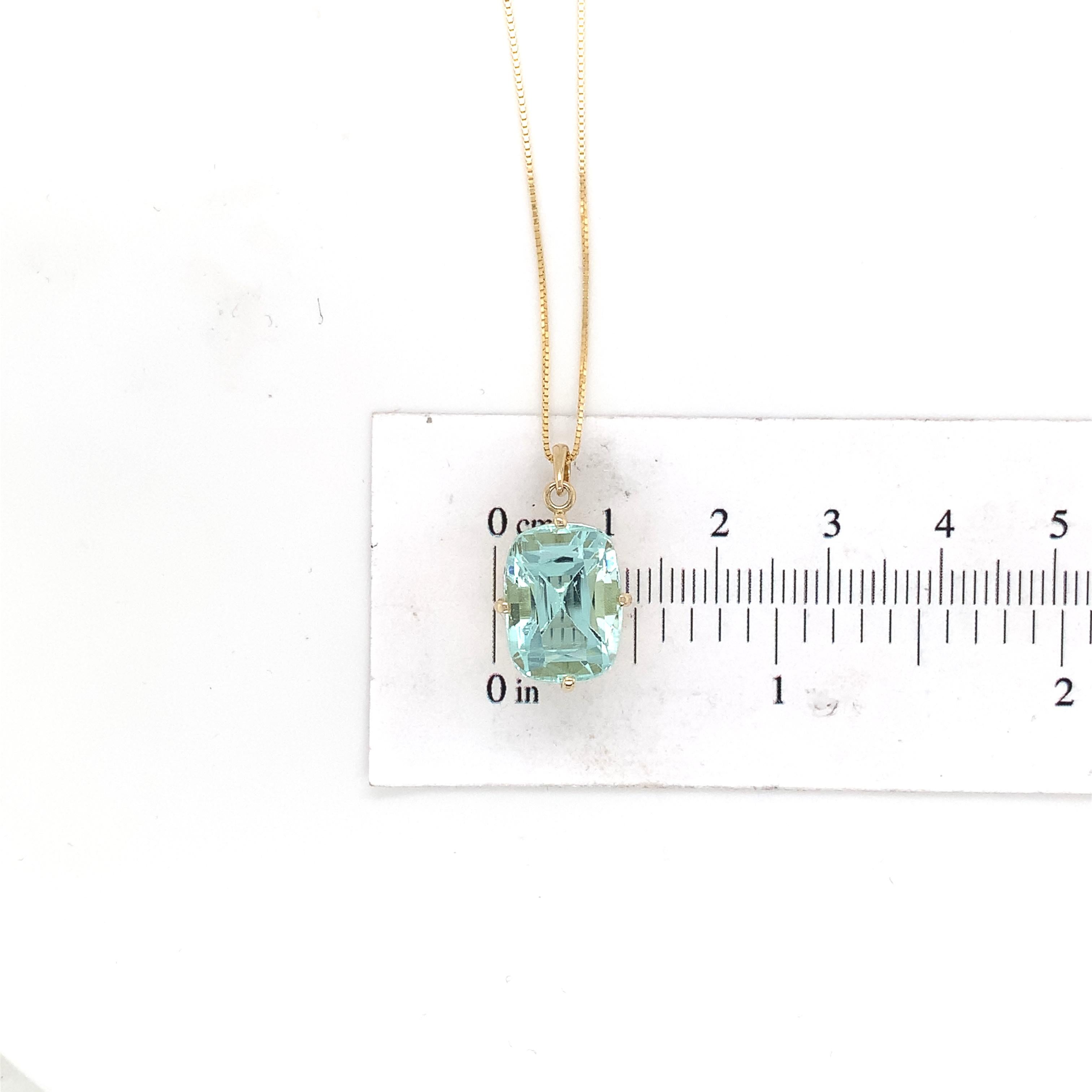 14 Karat Gelbgold 7,23 Karat Antiker Aquamarin-Anhänger im Kissenschliff mit Kette 2