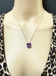 Collier en or jaune 14 carats avec une améthyste taille princesse de 7,44 carats et des diamants, 18"