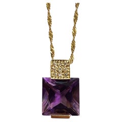 Collier en or jaune 14 carats avec une améthyste taille princesse de 7,44 carats et des diamants, 18"