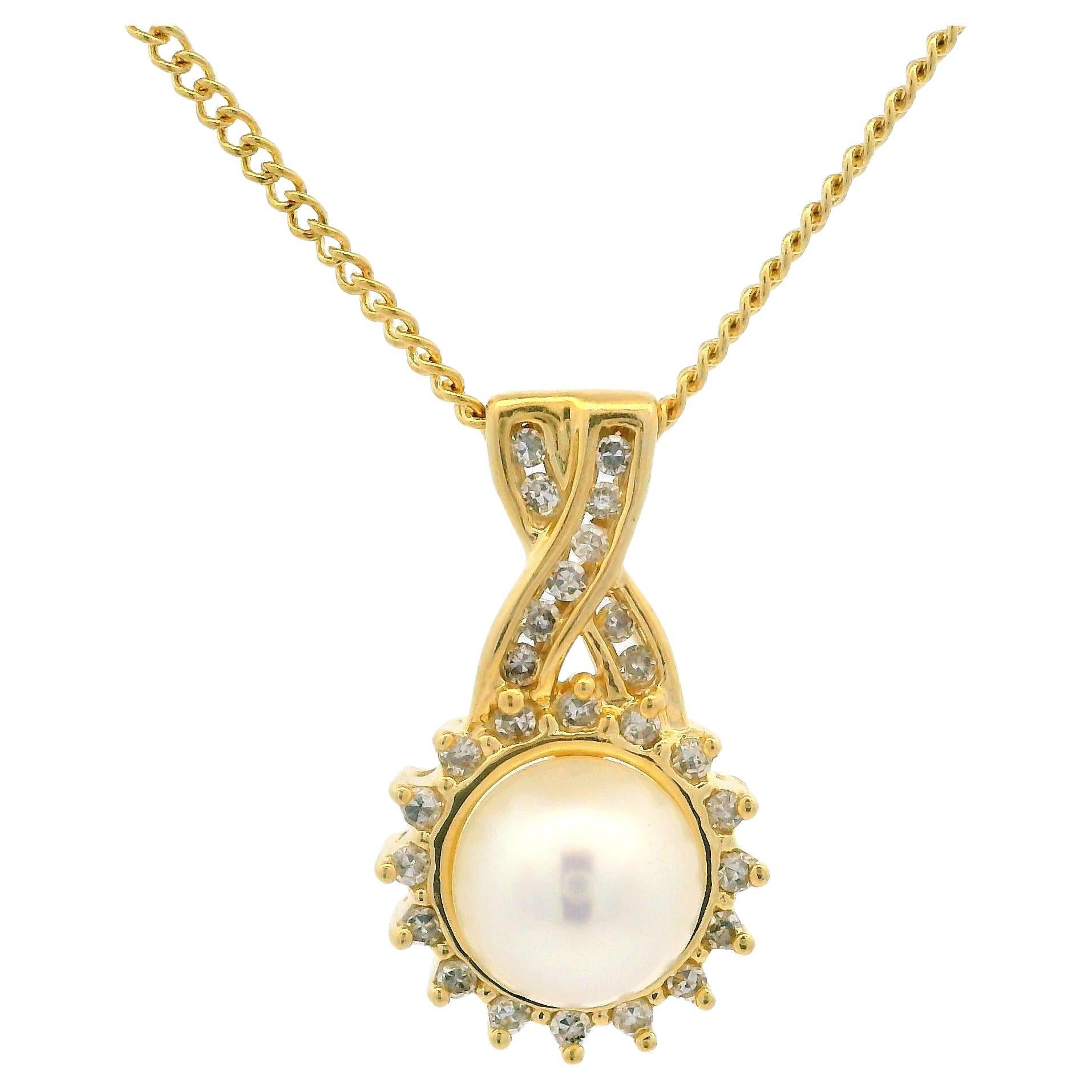 Ciondolo con perla in oro giallo 14k da 7,7 mm e diamante da 0,26 carati con collana A Link in vendita
