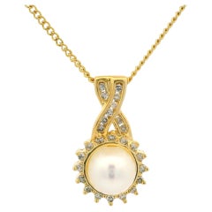 14k Yellow Gold 7.7mm Pearl 0.26ctw Diamond Halo Pendant w/ Curb Link Necklace