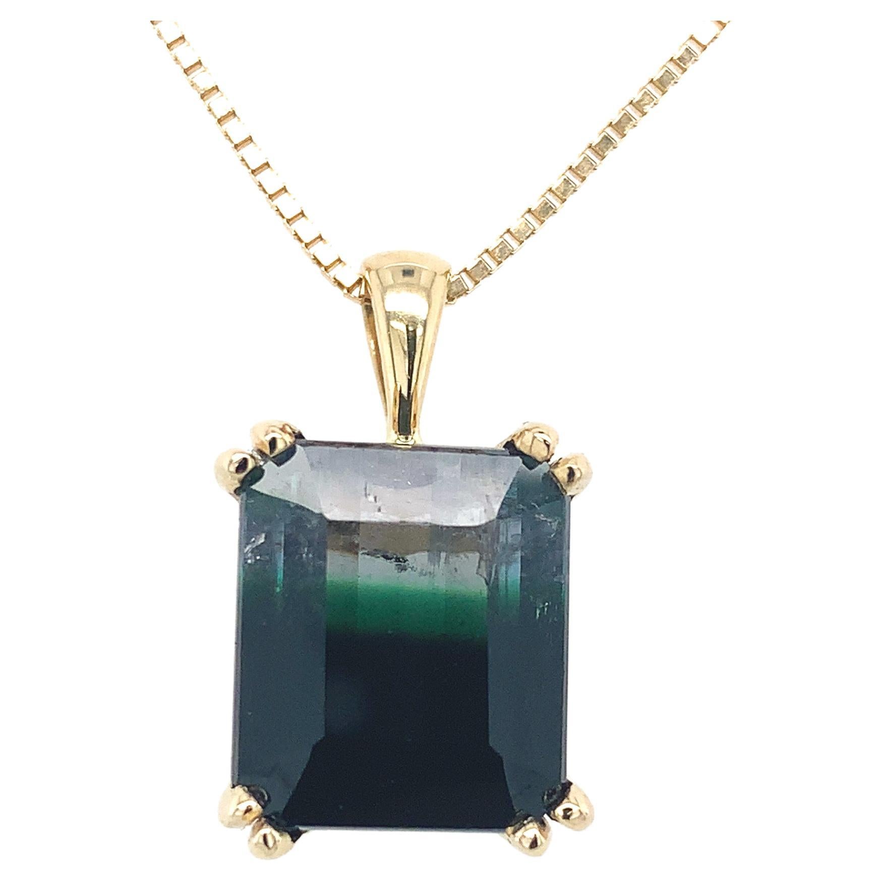 14K Yellow Gold 7.92 carat Bi-Color Tourmaline Pendant with chain For Sale