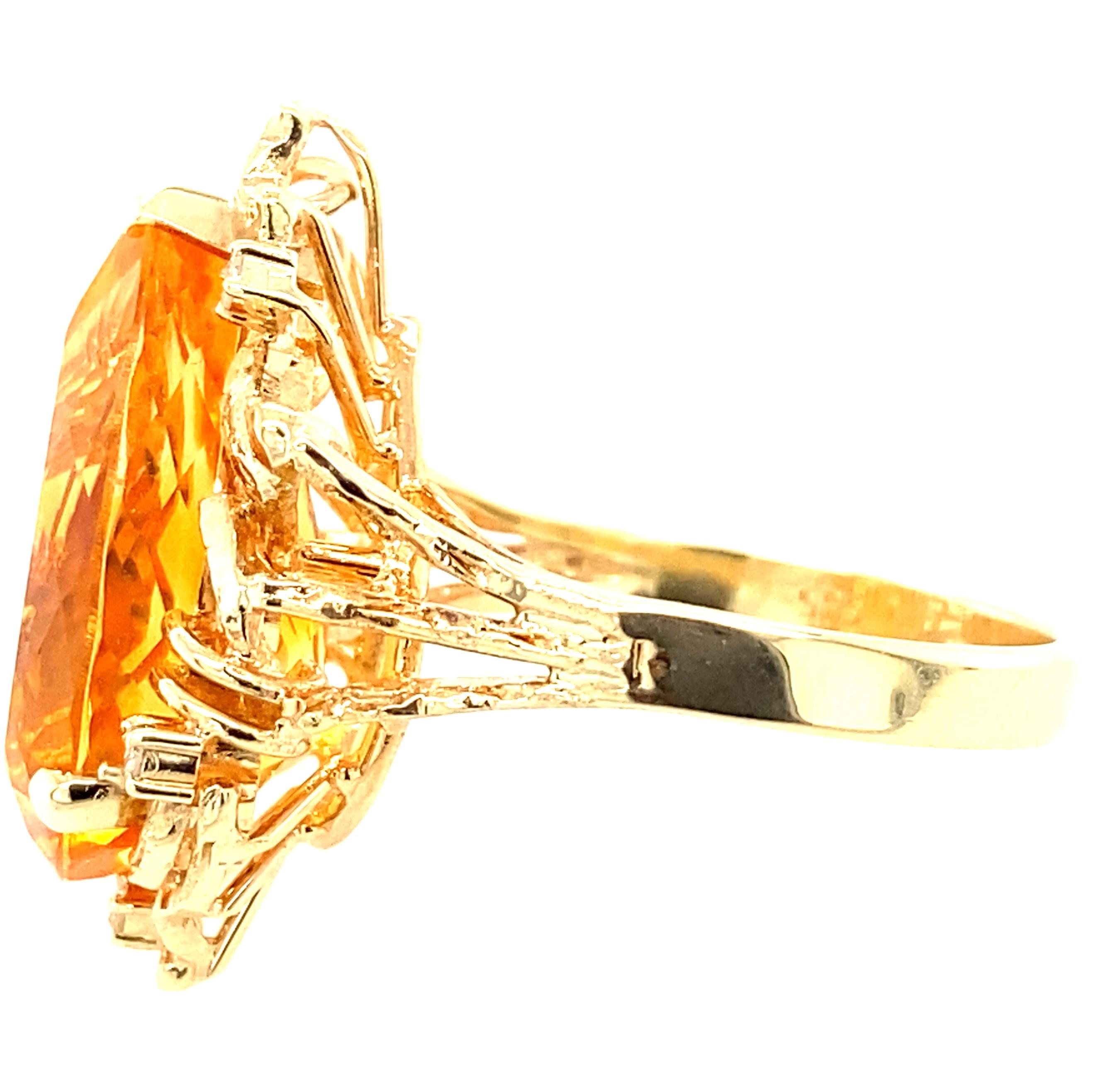 Women's or Men's 14K Yellow Gold 7.98ct Golden Citrine Ring 1970s