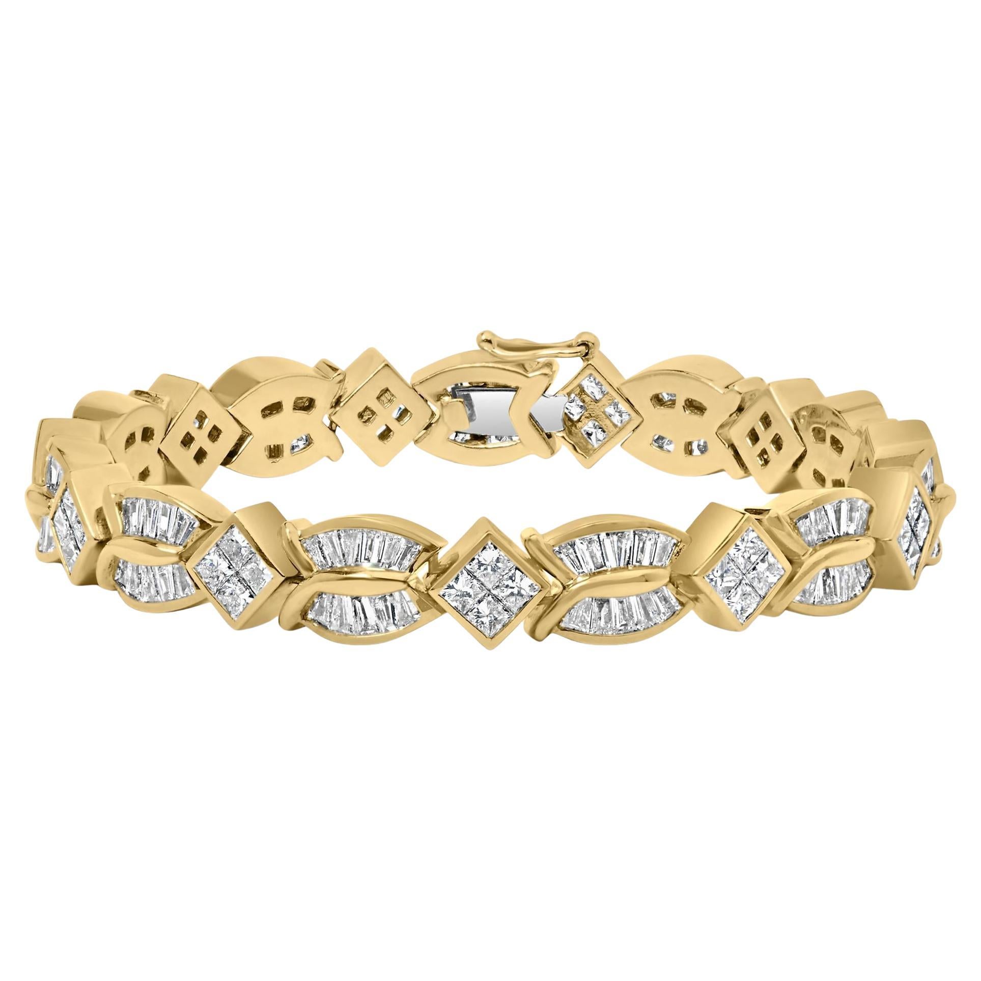 Bracelet à maillons torsadés géométriques en or jaune 14K 8 1/5 Cttw Diamond en vente