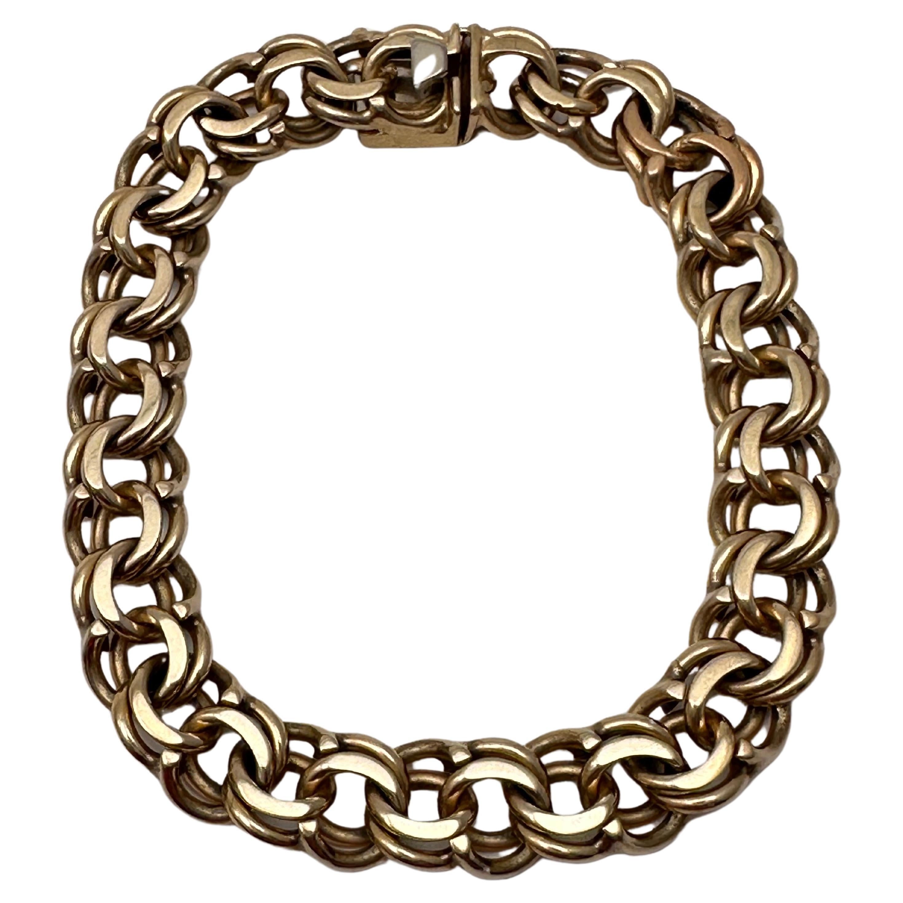 Bracelet en or jaune 14k 8" avec breloques traditionnelles, fermoir de sécurité en forme de 8 en vente