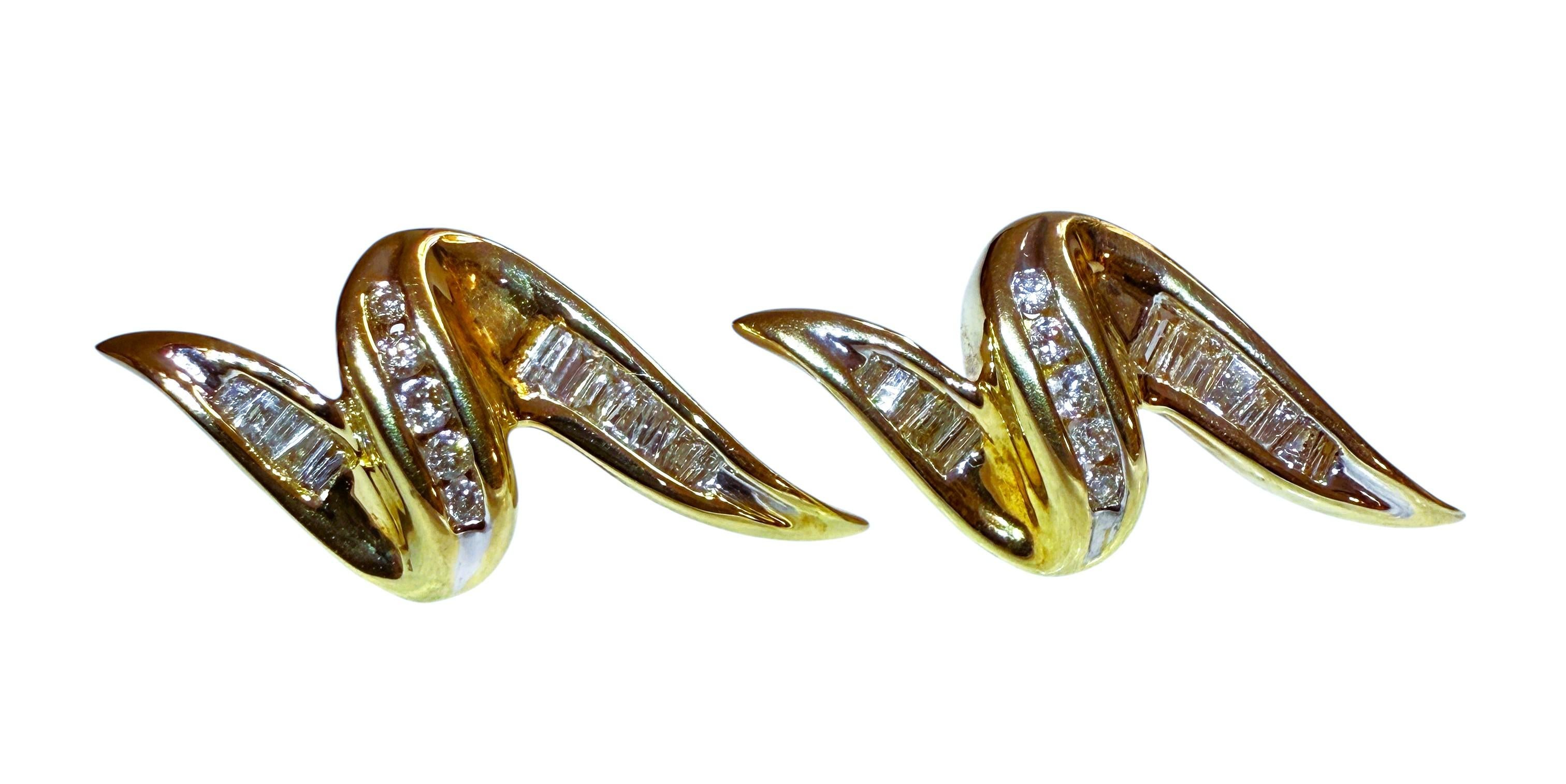 14K Yellow Gold .80 Carat Baguette & Brilliant Cut Diamond Abstract Post Earring For Sale 4