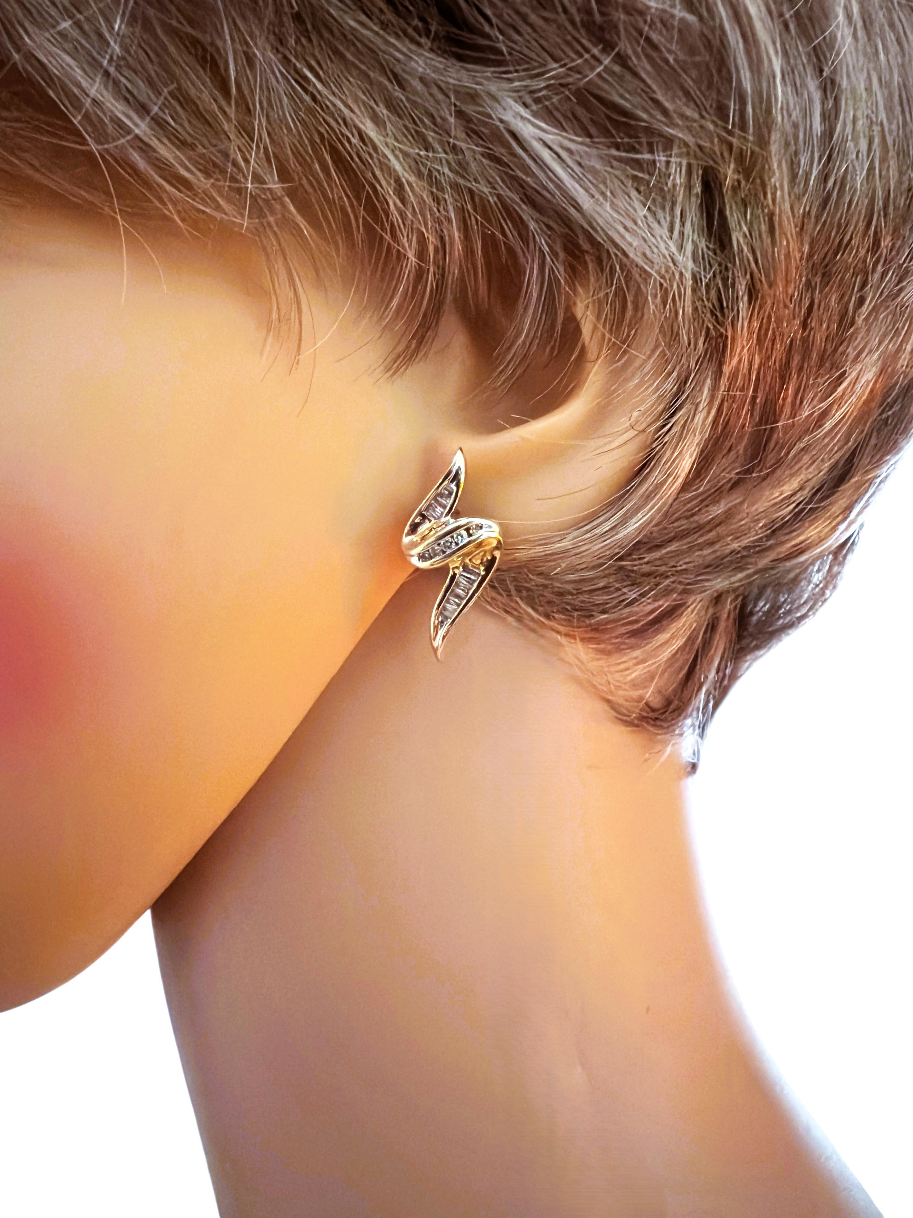 14K Yellow Gold .80 Carat Baguette & Brilliant Cut Diamond Abstract Post Earring For Sale 6