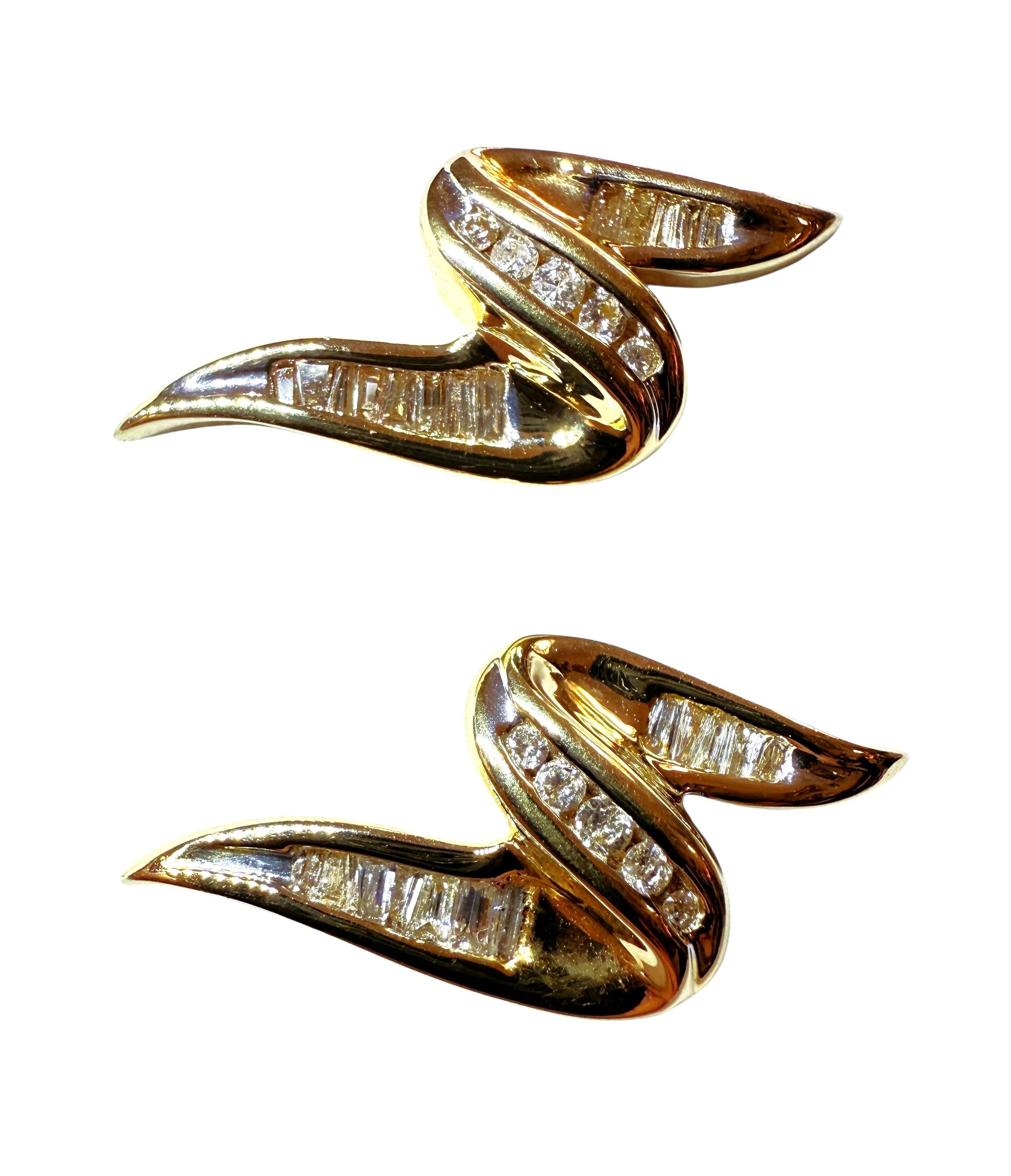14K Yellow Gold .80 Carat Baguette & Brilliant Cut Diamond Abstract Post Earring For Sale 3