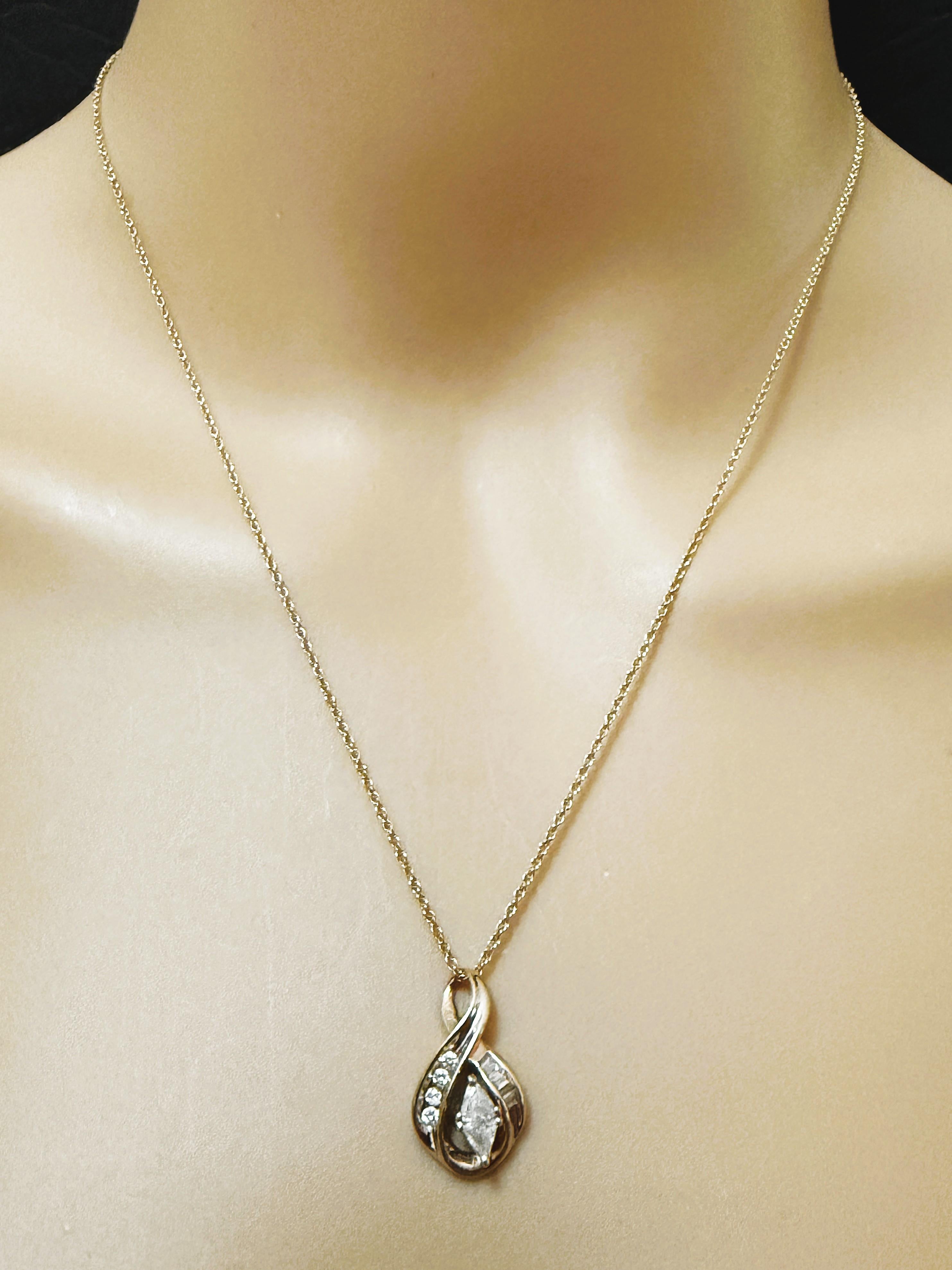 Collier en or jaune 14K avec pendentif en diamant trillion de 0,80 carat 18 pouces en vente 4