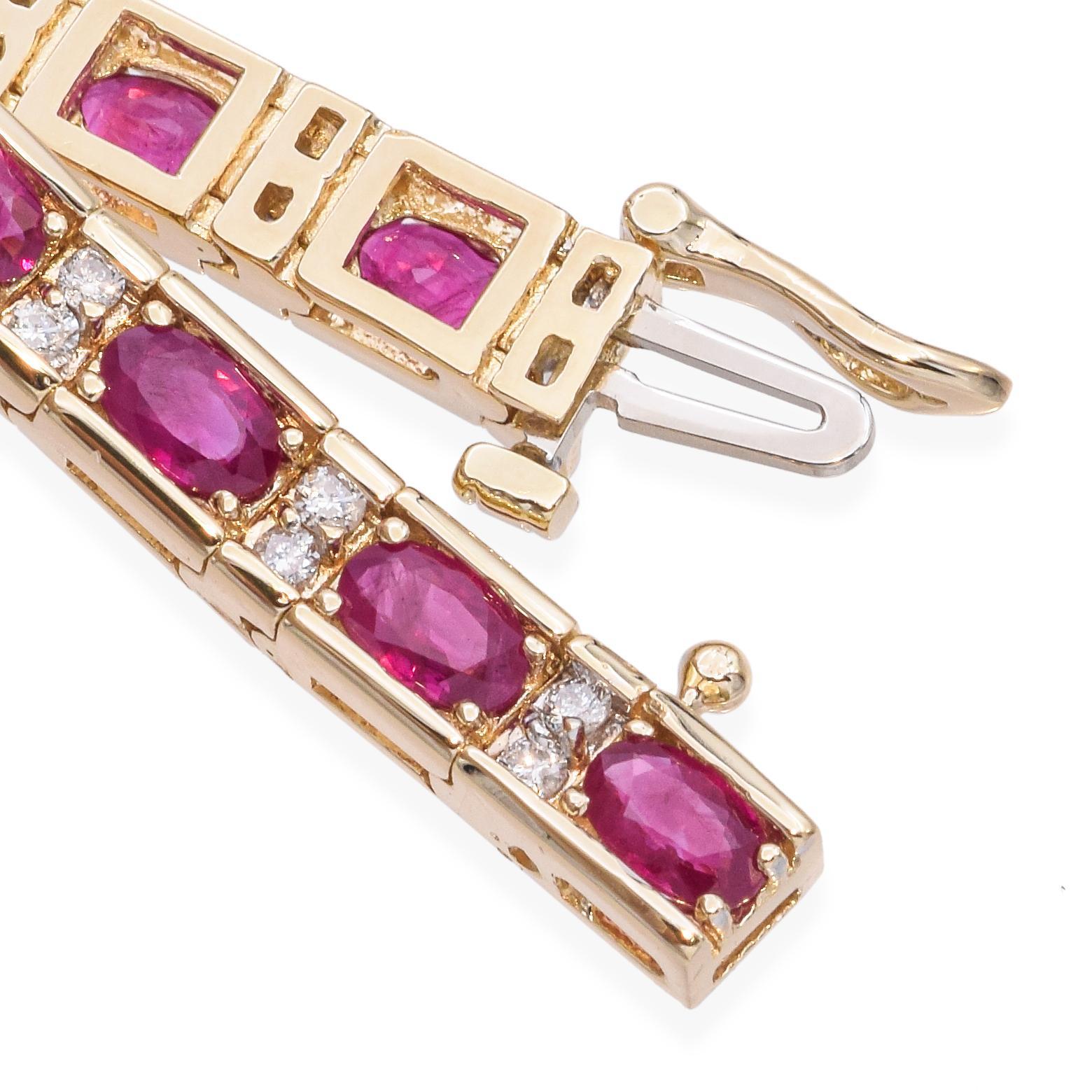 Bracelet tennis en or jaune 14 carats avec rubis de 8,04 carats et diamants de 1,68 carat Unisexe en vente