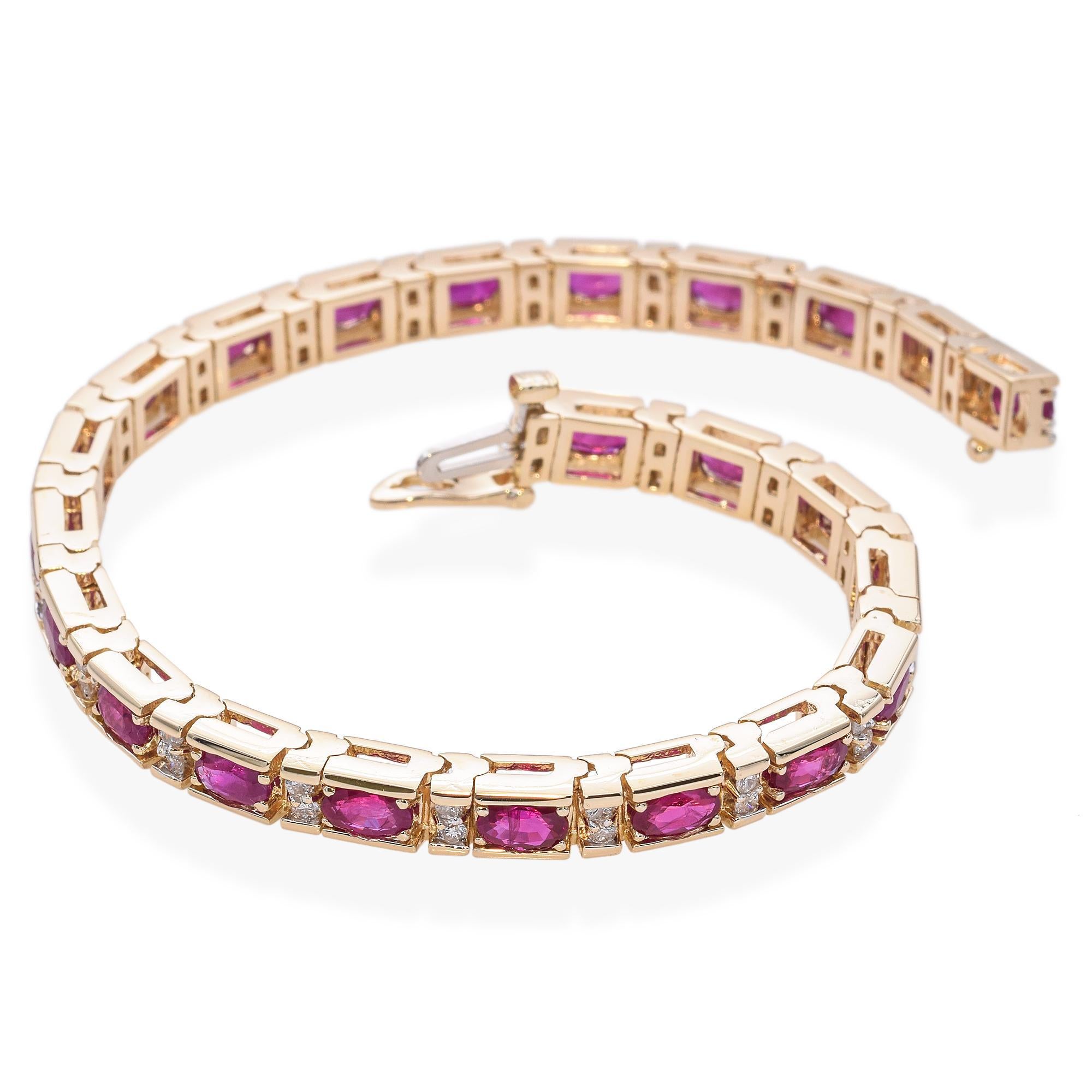 Bracelet tennis en or jaune 14 carats avec rubis de 8,04 carats et diamants de 1,68 carat en vente 1