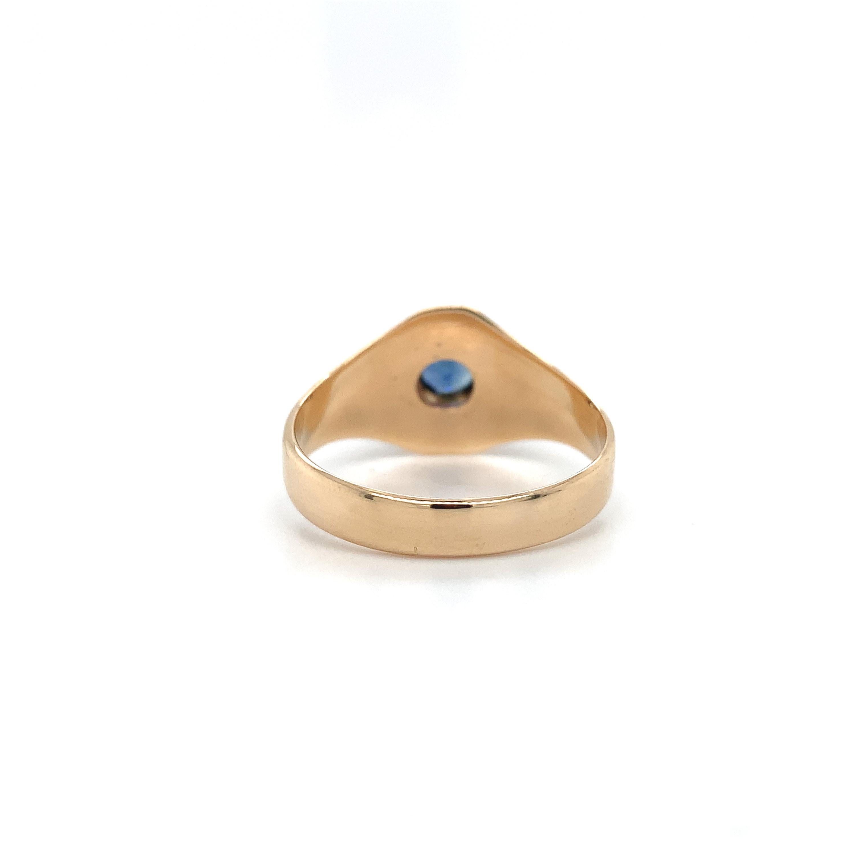14K yellow gold .80ct Sapphire Men's Ring In Good Condition For Sale In Big Bend, WI