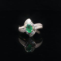 14k Yellow Gold .82ct Oval Emerald Baguette & Round Diamond Grooved Ring