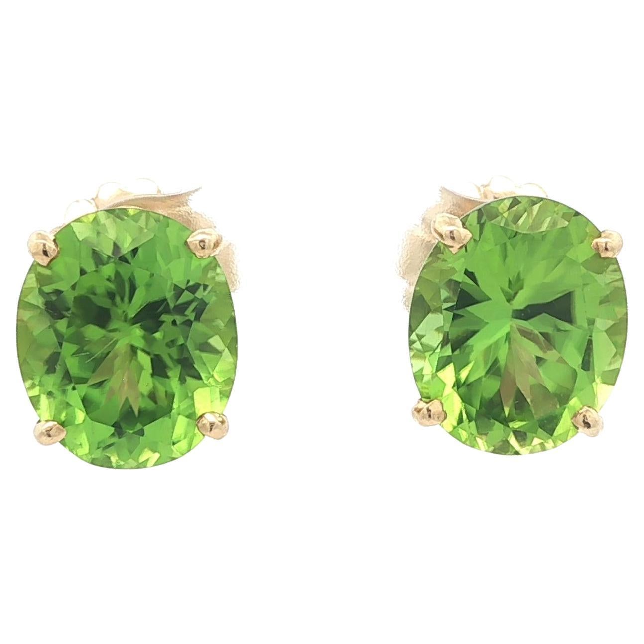 14k Gelbgold 8ctw Oval Brillant Hellgrün Peridot Ohrstecker im Angebot