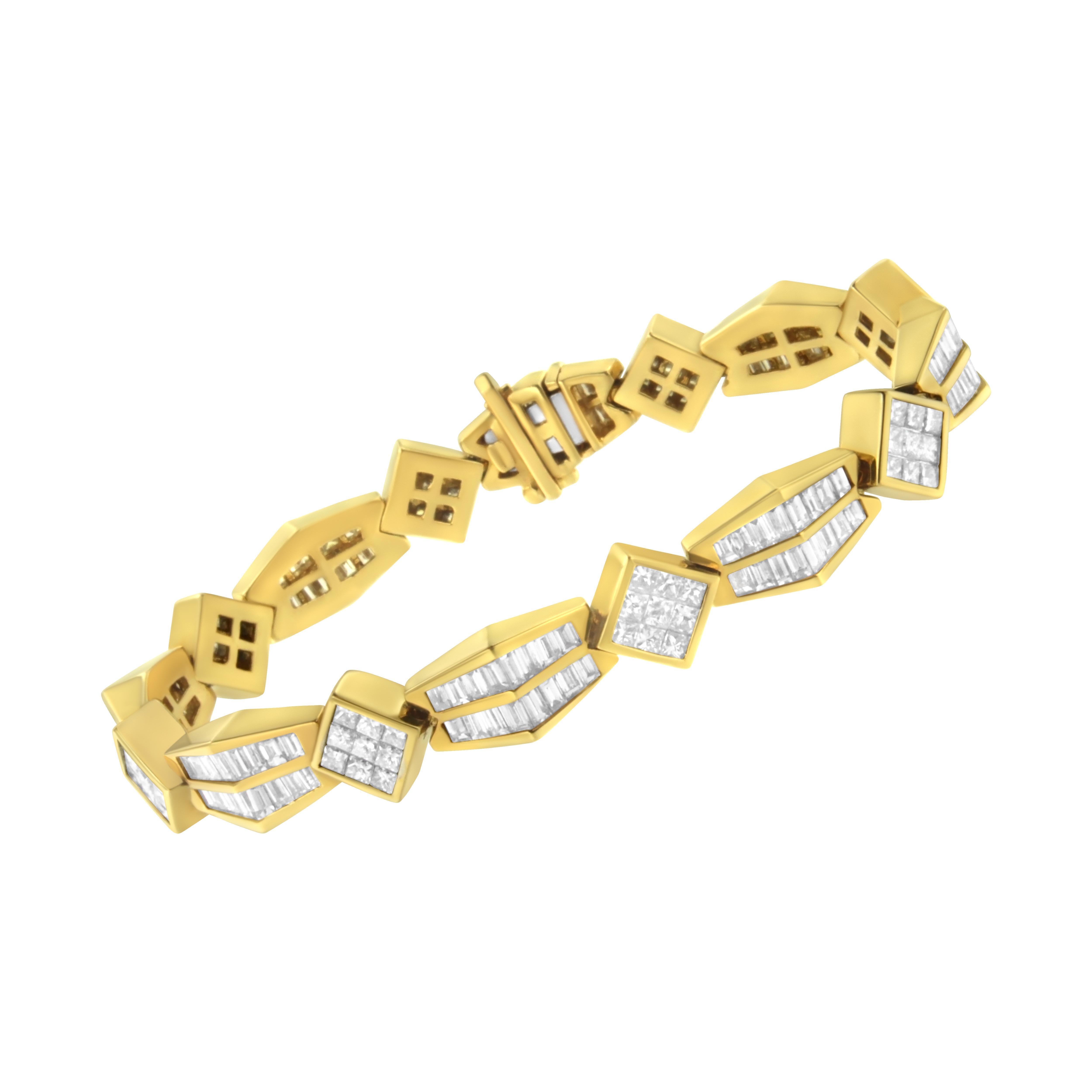 Contemporary 14K Yellow Gold 9 3/8 Carat Princess and Baguette Cut Diamond Bold Link Bracelet For Sale