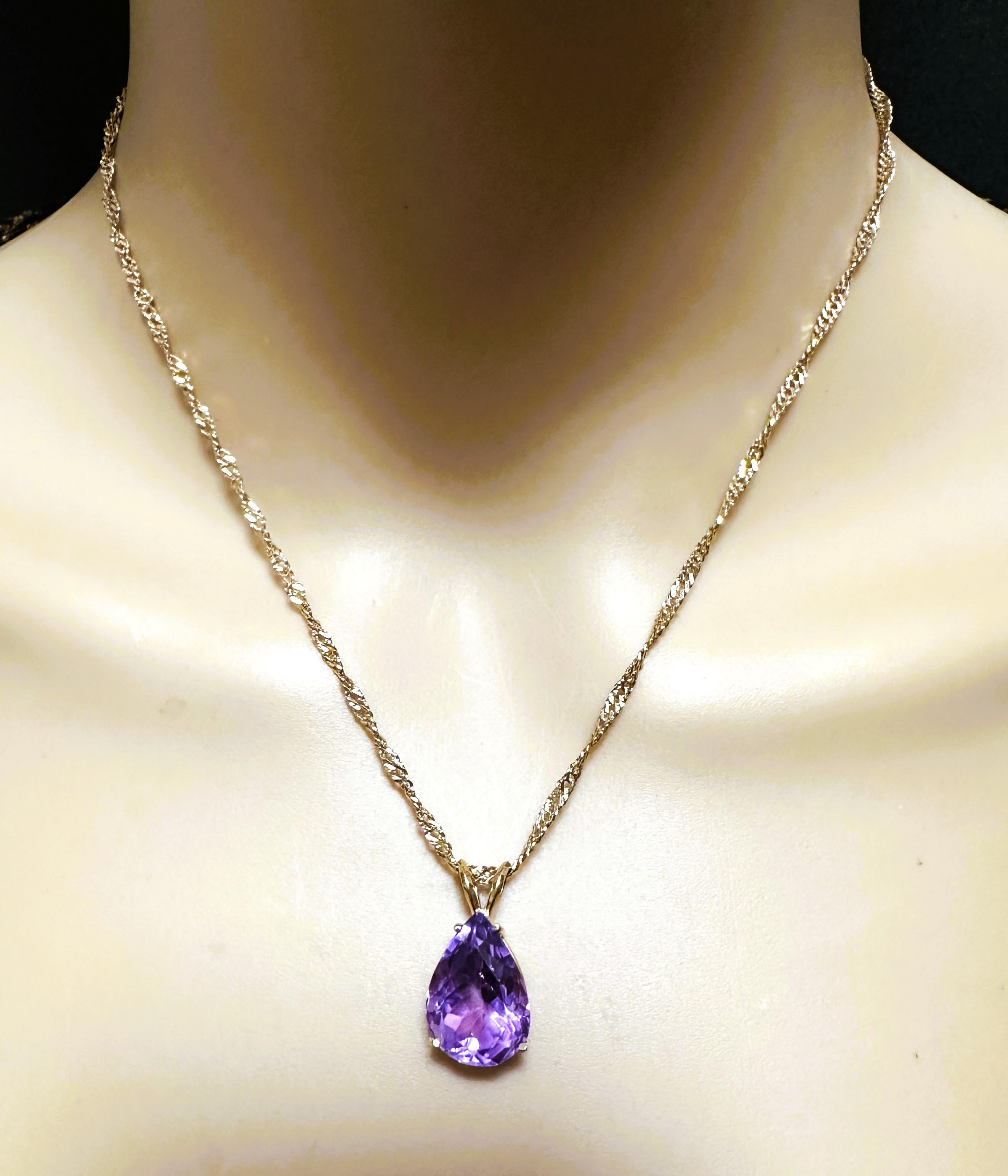 14k Yellow Gold 9 Carat Pear Cut Amethyst Pendant Necklace 16 Inches For Sale 1