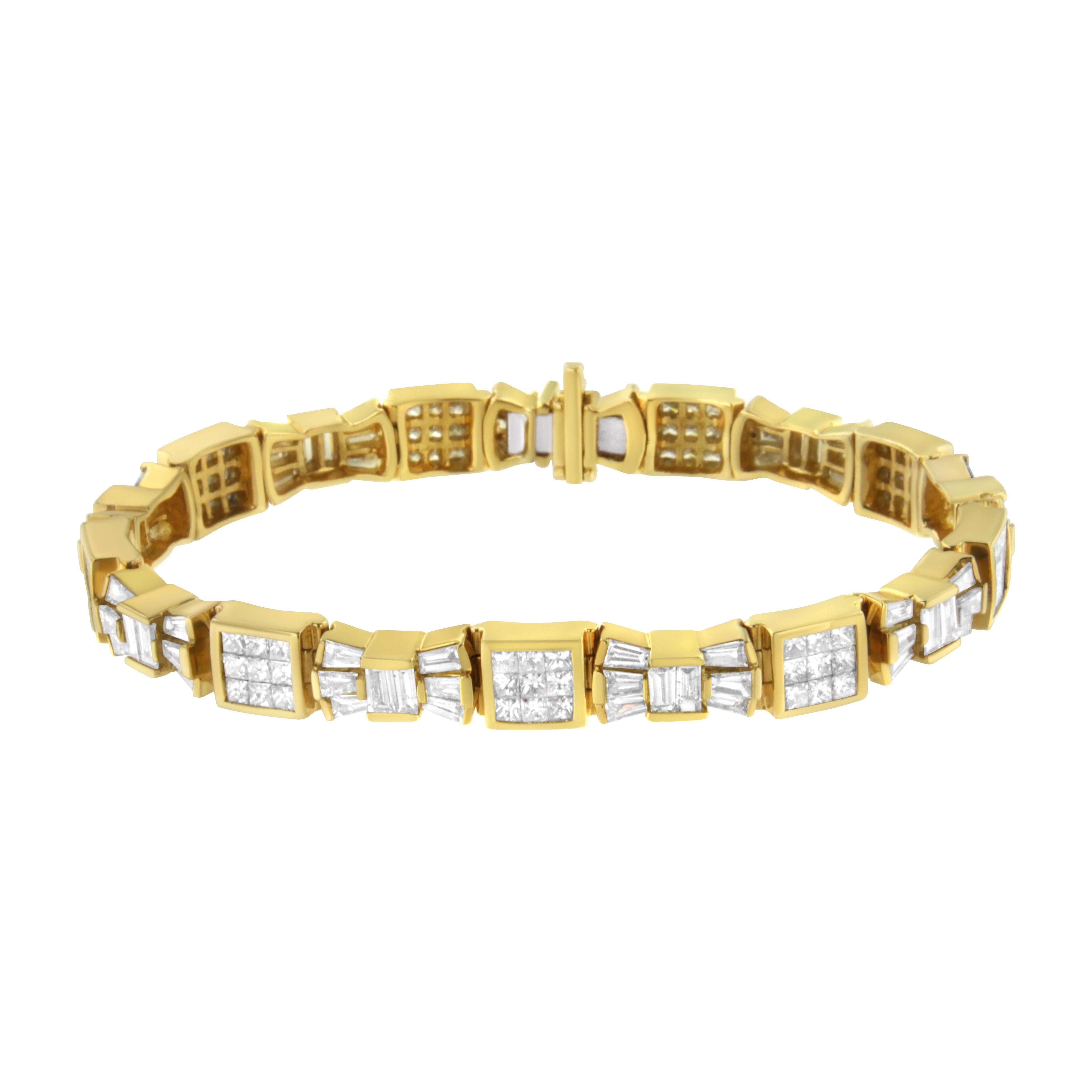 Dieses charmante, moderne Armband aus 14-karätigem Gelbgold besticht durch 9 Karat Diamanten im Prinzess- und Baguetteschliff, die über die verbindenden Bogen- und Würfelglieder verstreut sind und für einen schicken Look sorgen, der vom Tag zum