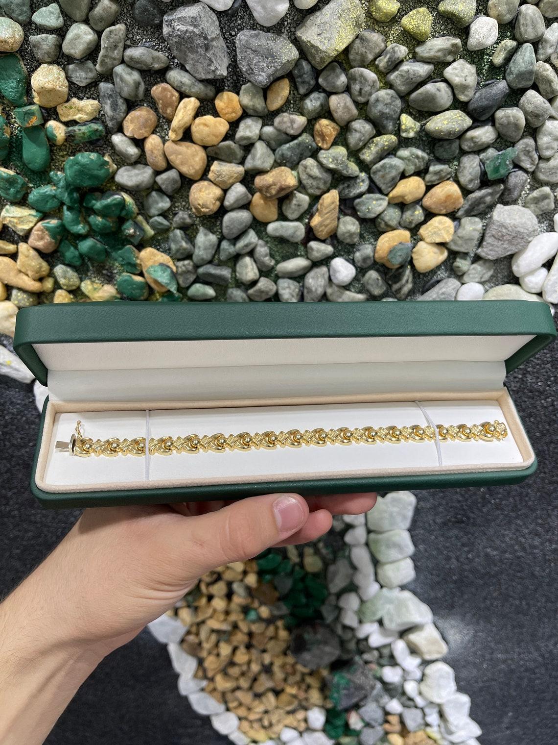 14K Yellow Gold 9.10mm Vintage Floral Bracelet – Solid Gold Elegant Women's In New Condition For Sale In Jupiter, FL