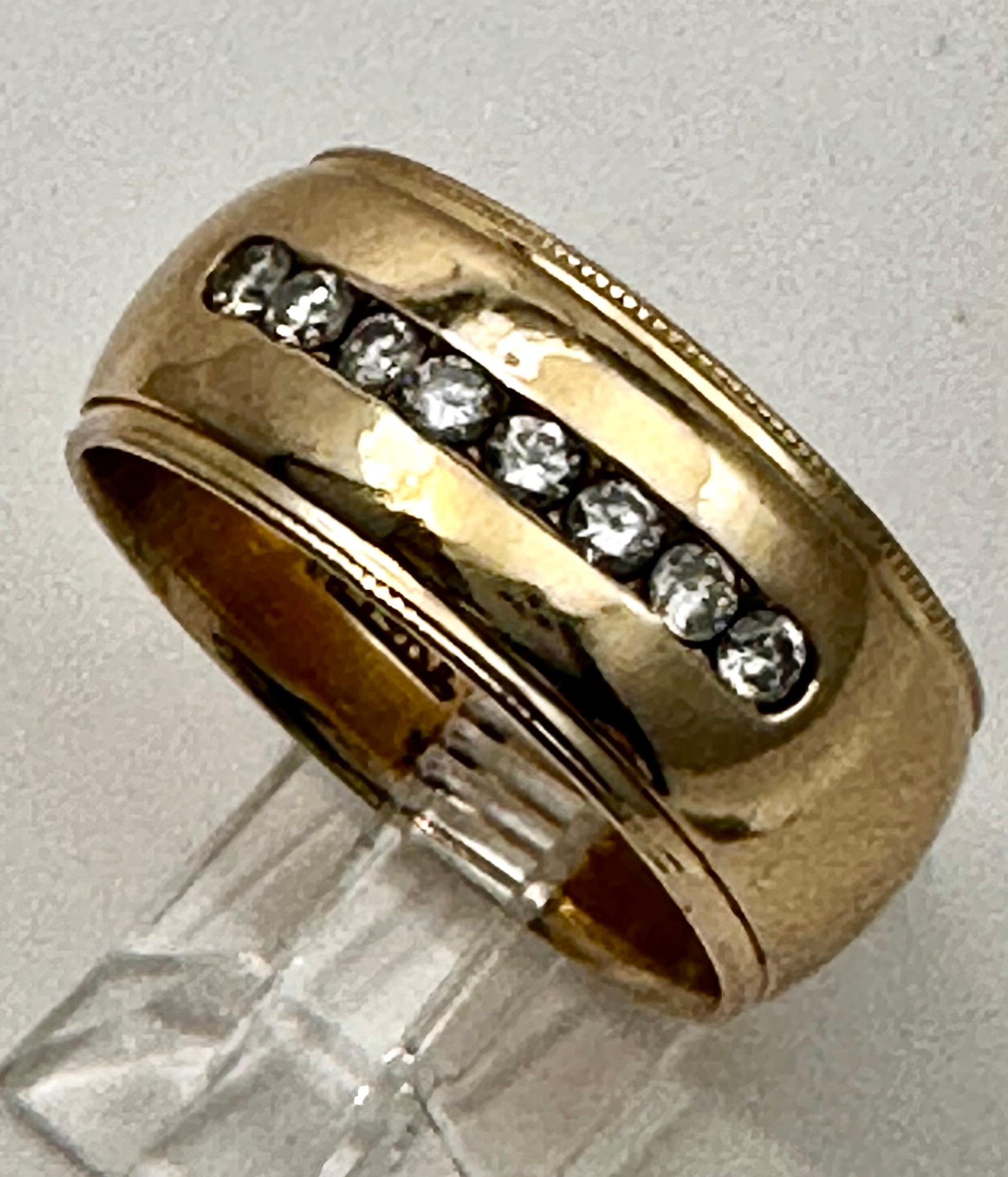 14k Gelbgold ~ 9,5 mm breiter Diamantring Größe 10 (Rundschliff) im Angebot