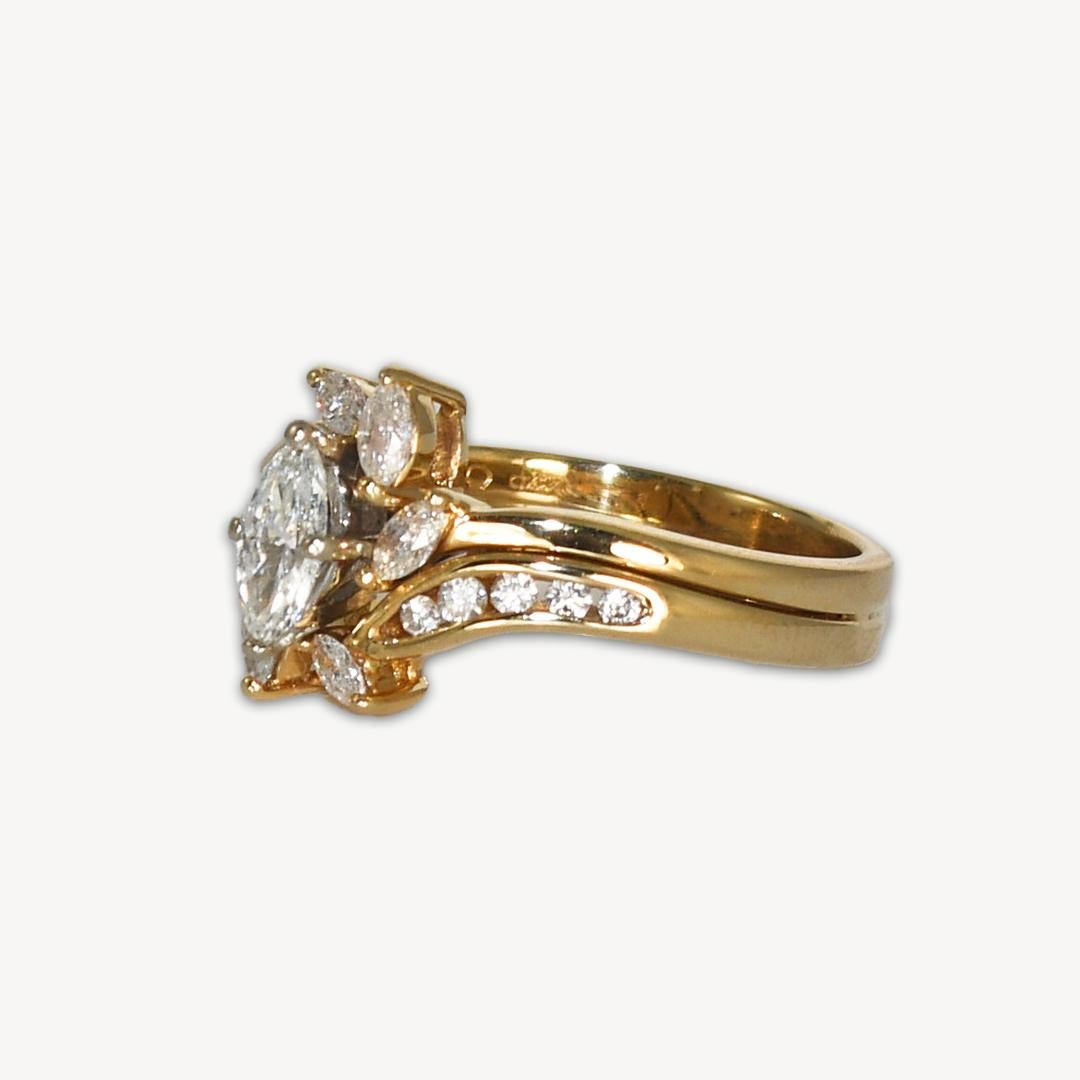 Bague de fiançailles en or jaune 14 carats ornée de diamants marquises Excellent état - En vente à Laguna Beach, CA
