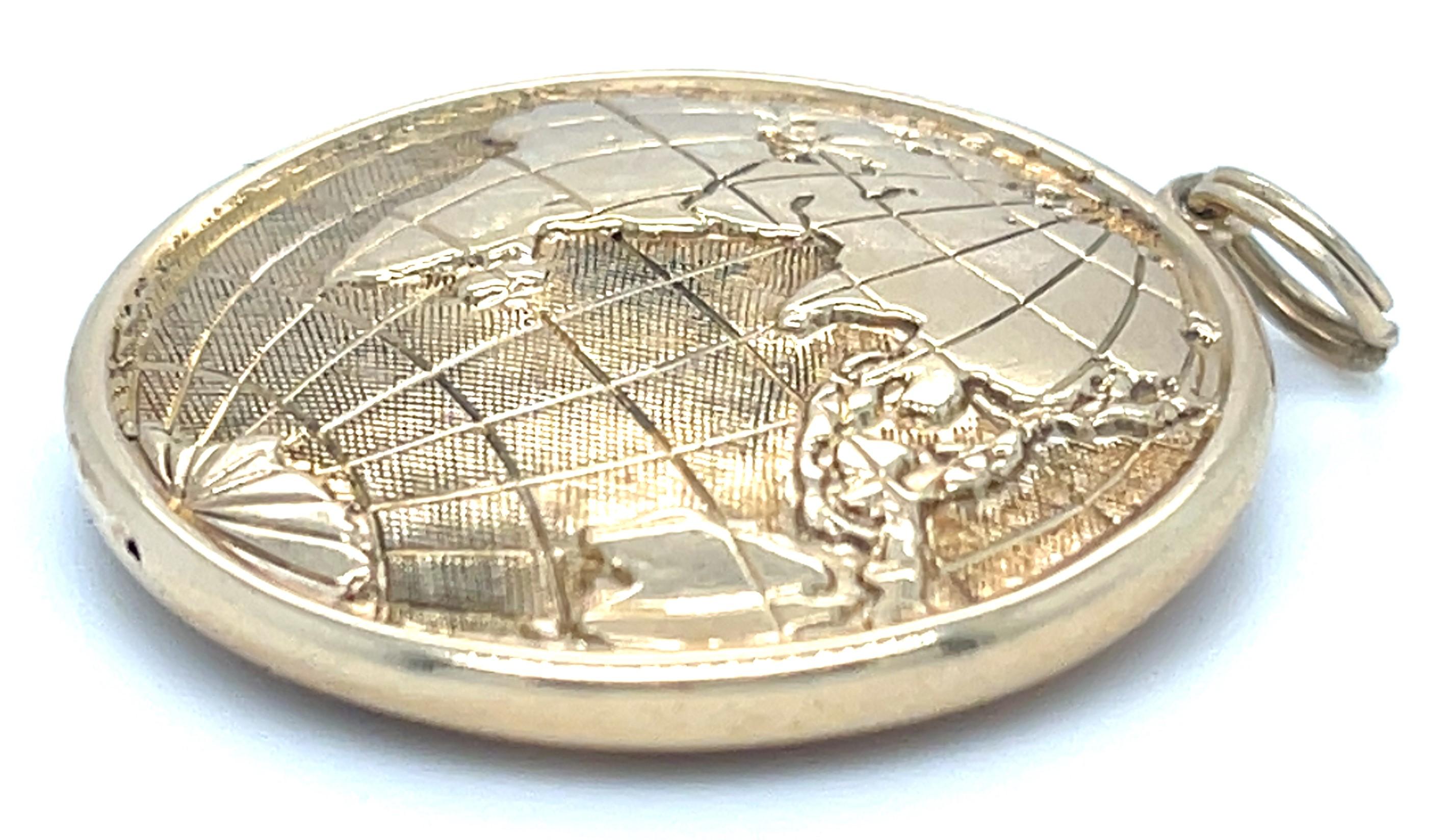 14k Gelbgold Adorable Globe Erde Karte Anhänger (Moderne) im Angebot