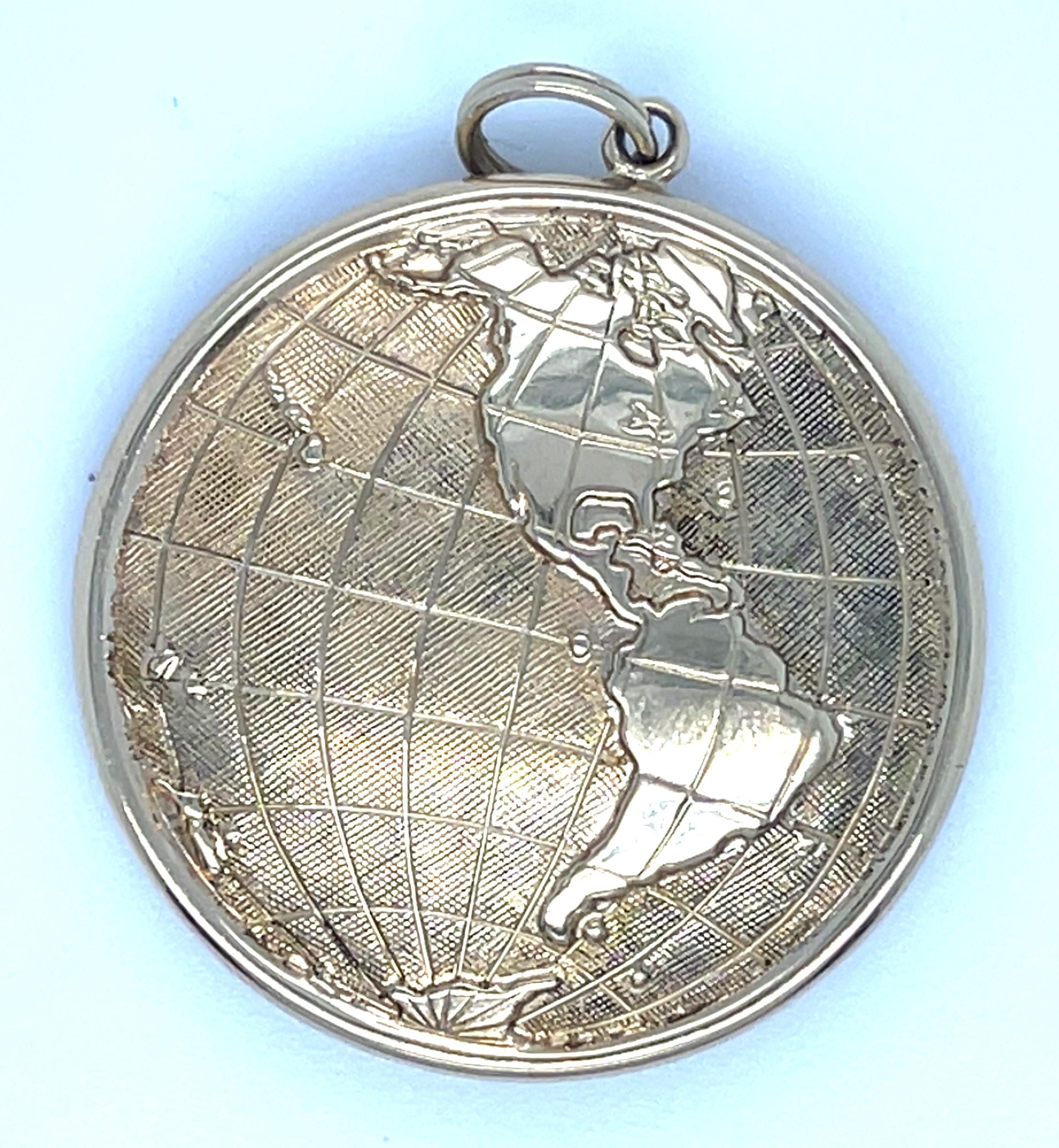 14k Gelbgold Adorable Globe Erde Karte Anhänger im Angebot 3