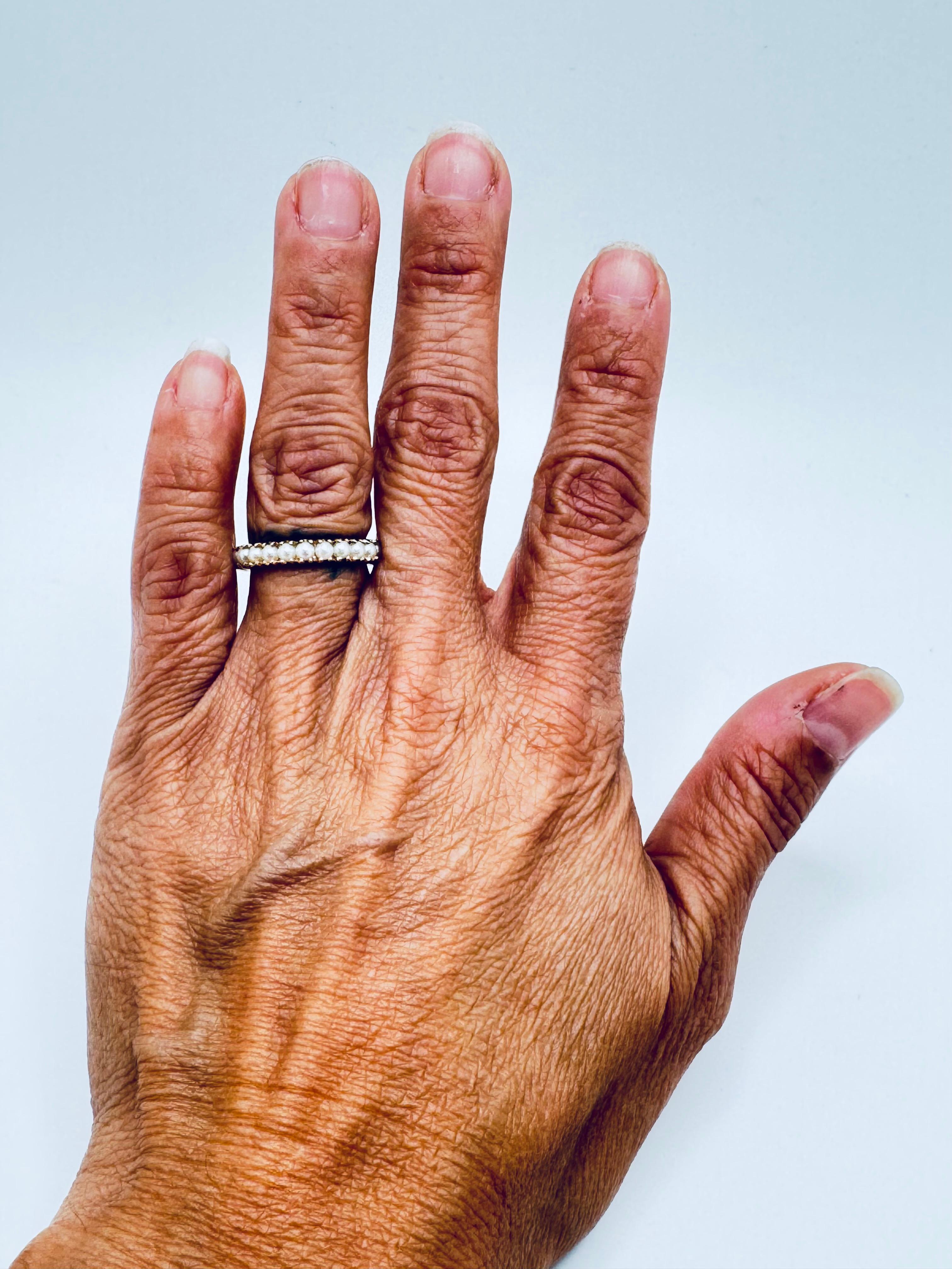 Bague en or jaune 14K avec perles d'Akoya - 24 perles serties, taille 6 Bon état - En vente à Palm Desert, CA